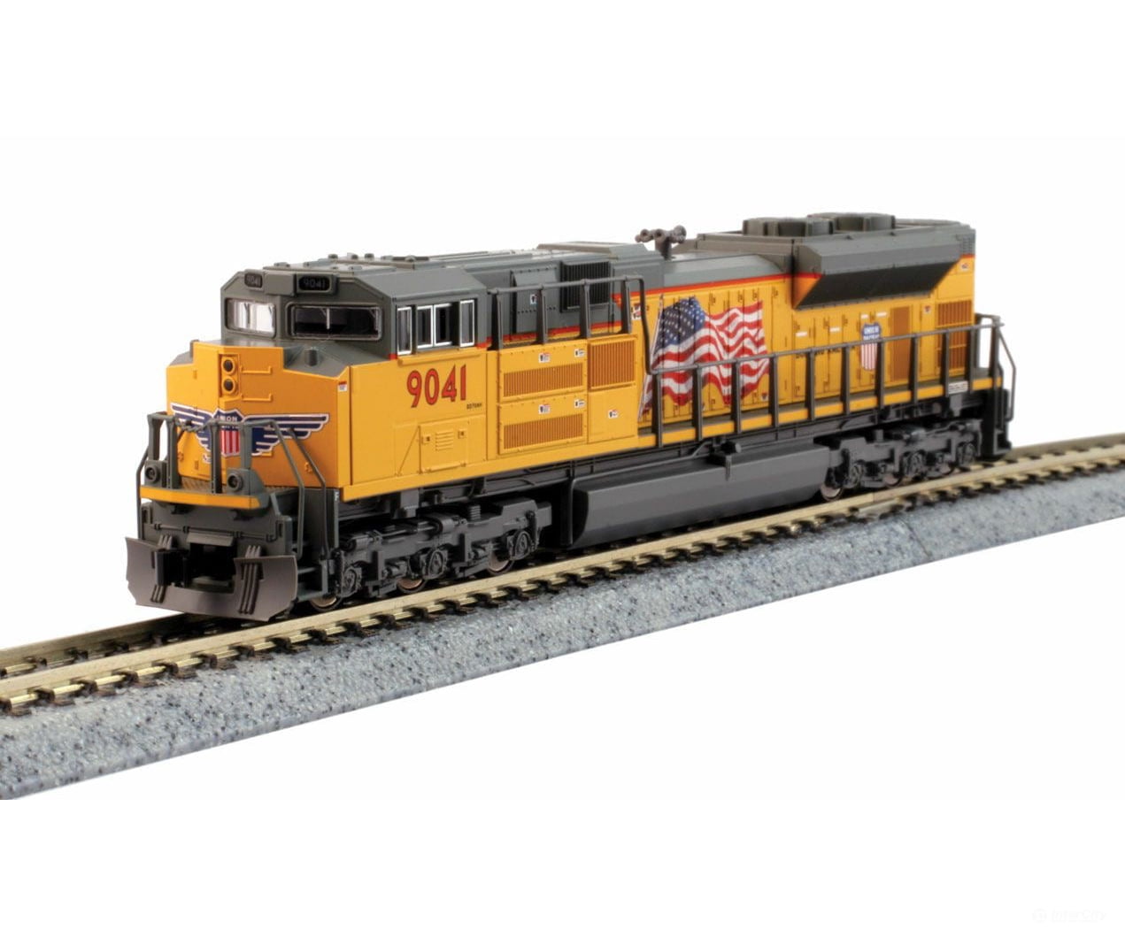 Kato 1768520 EMD SD70ACe with Nose Headlight - Standard DC -- Union Pacific #9041 (Armour Yellow, gray; United States Flag) - Default Title (IC-381-1768520)