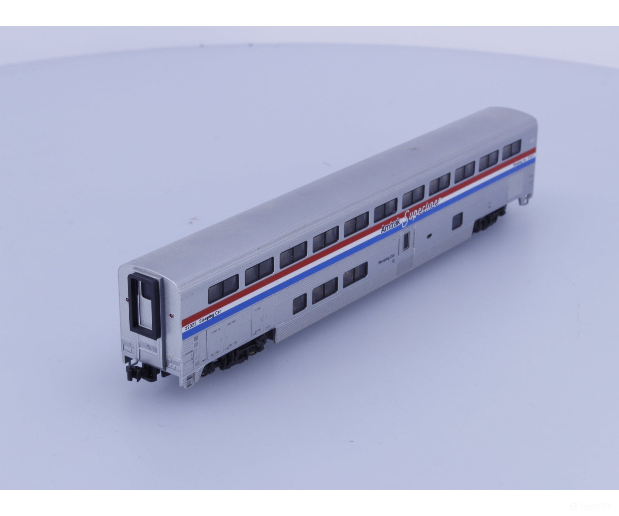 Kato 32022 N Double Deck Sleeping Car Amtrak (AMTK) 32022 - Passenger Cars