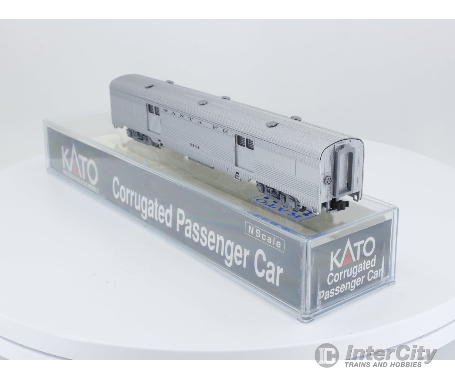 Kato 0444 N Corrugated Passenger Car Santa Fe (Sf) Cars