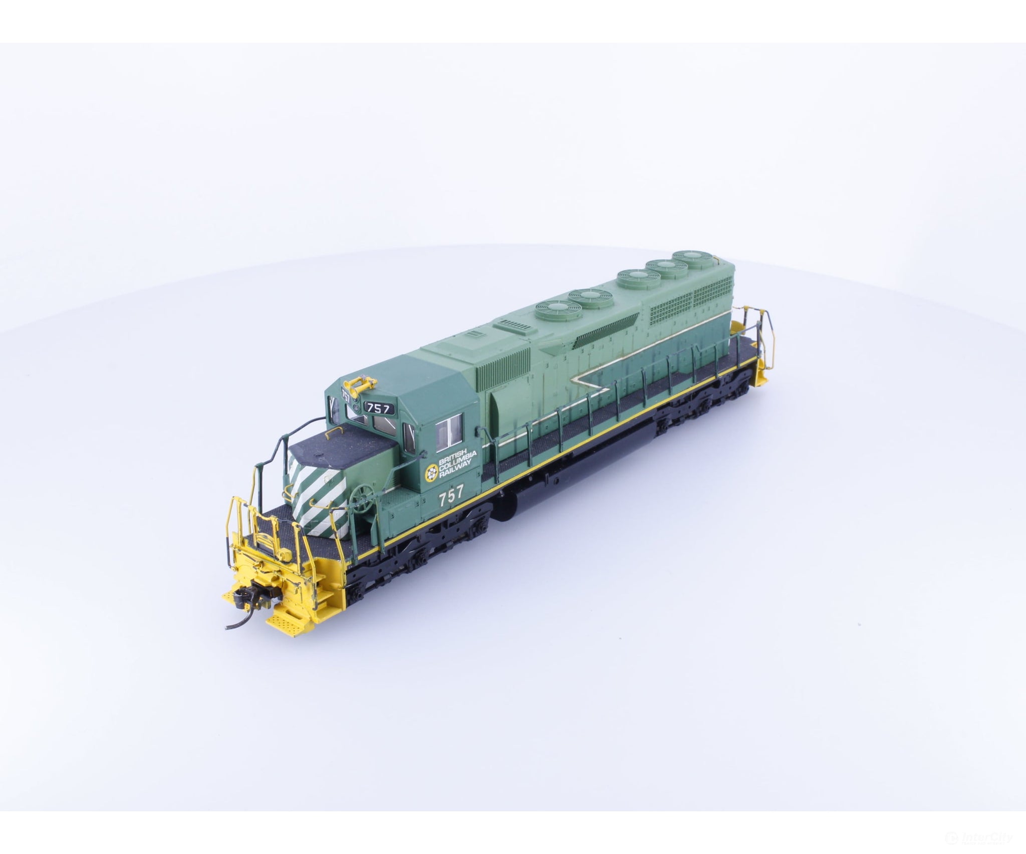 Kato 37-015 HO EMD SD-40 Diesel Locomotive Custom Painted BC Rail (BCOL) 757 Analog DC Locomotives