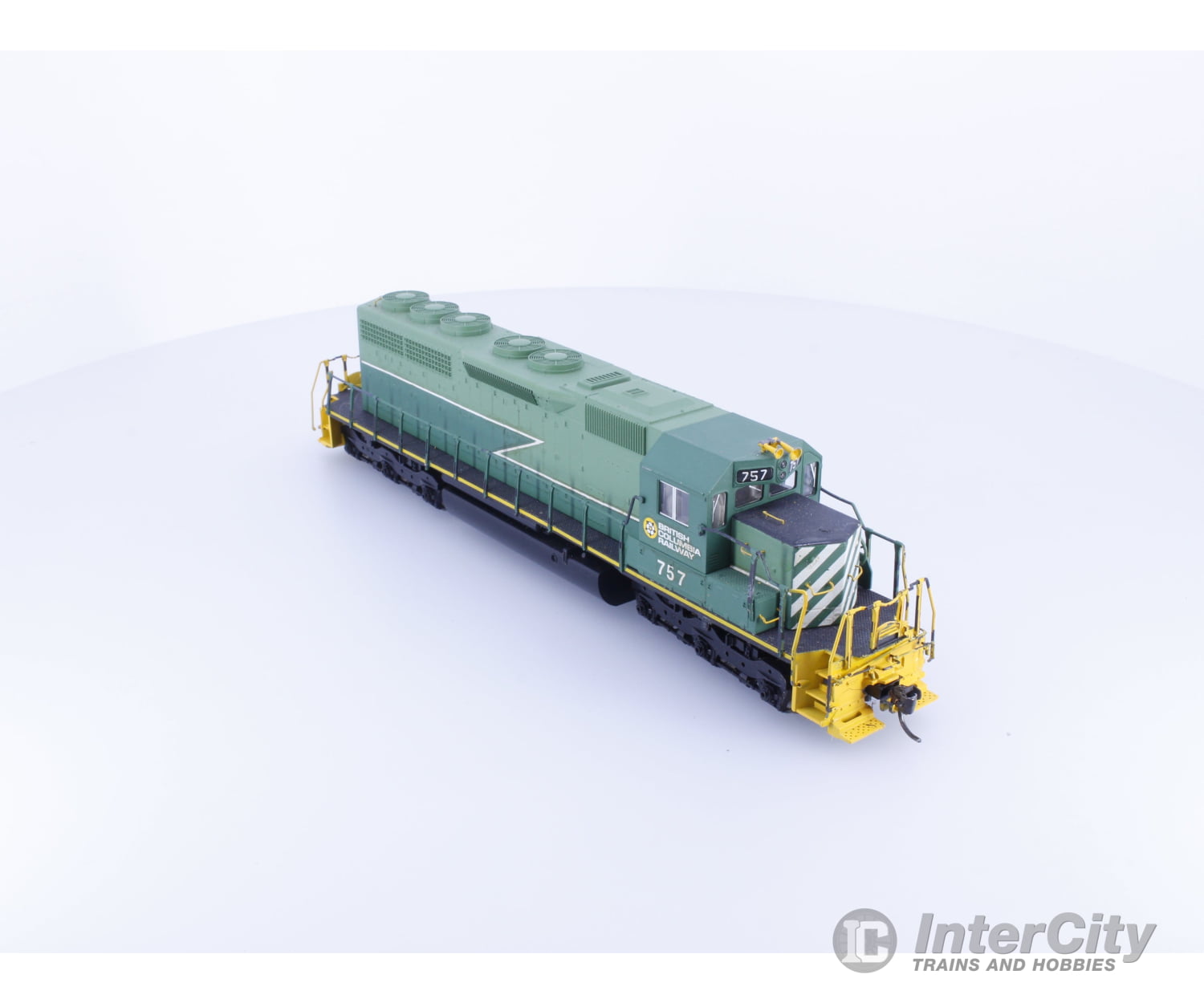 Kato 37-015 HO EMD SD-40 Diesel Locomotive Custom Painted BC Rail (BCOL) 757 Analog DC Locomotives