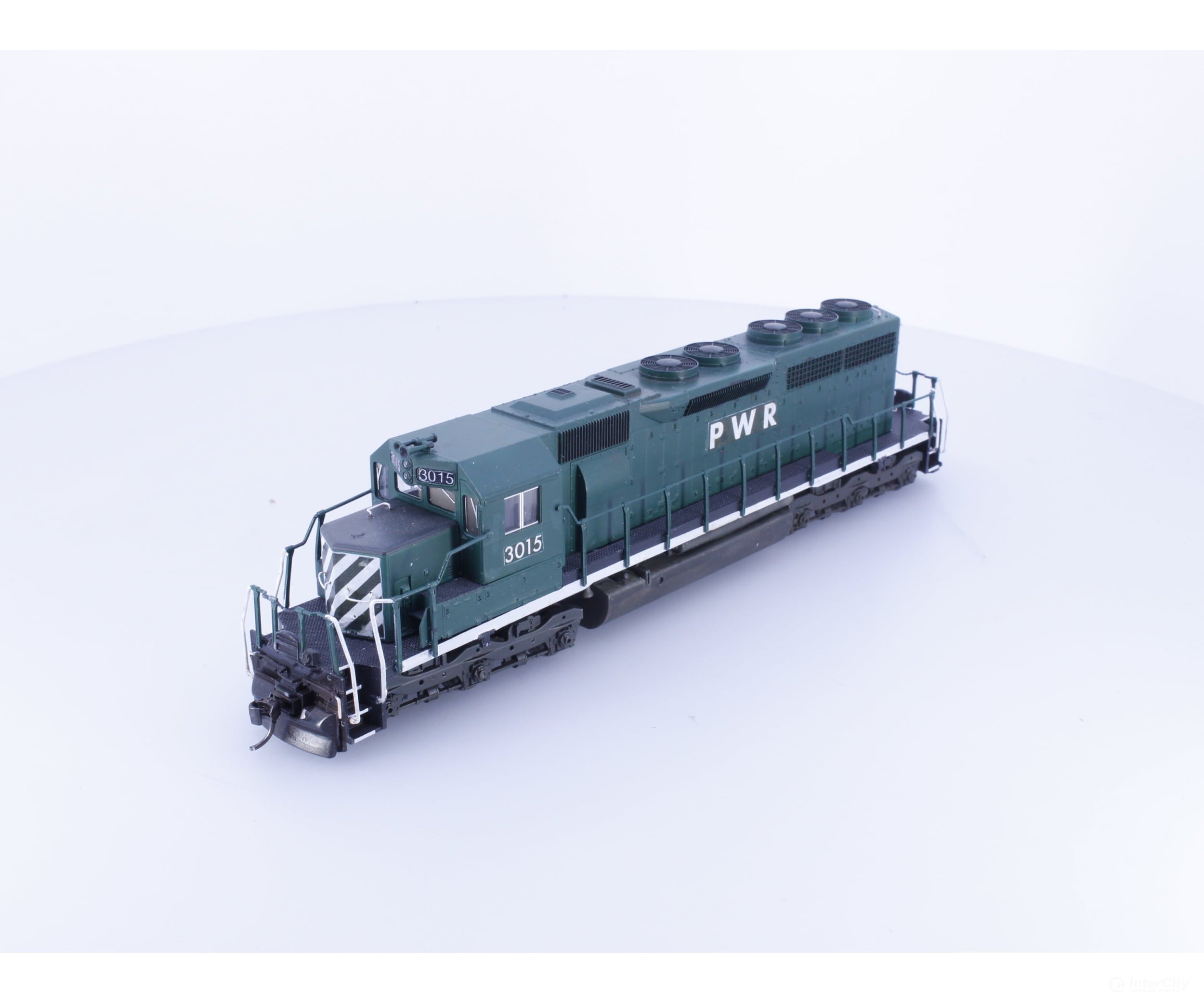 Kato 37-01A HO EMD SD-40 Diesel Locomotive Custom Painted Port Washington Railway (PWR) 3015 DCC - Freight Cars