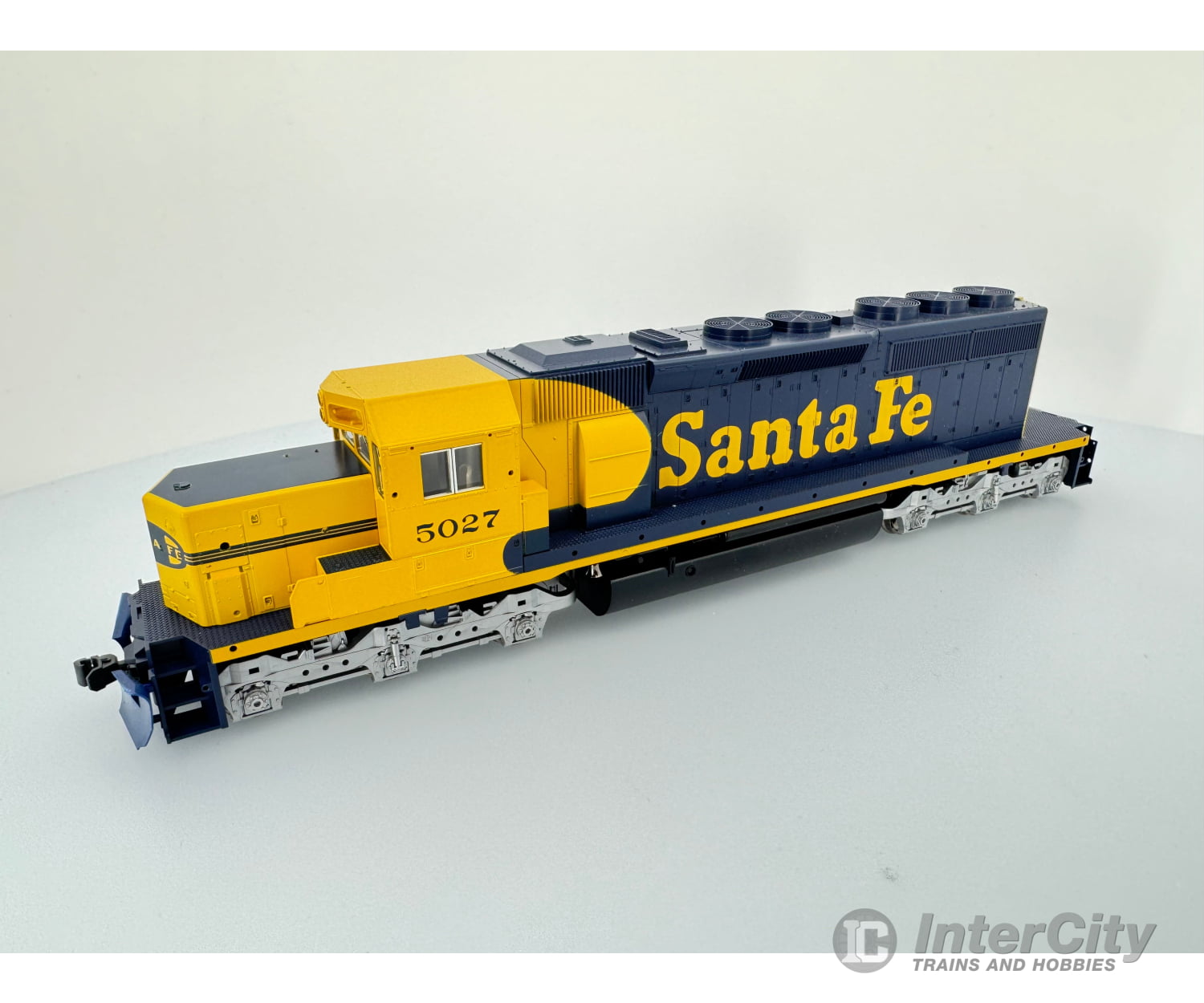 Kato 372908 Ho Sd40-2 Santa Fe #5027 Powered Diesel Locomotive Locomotives