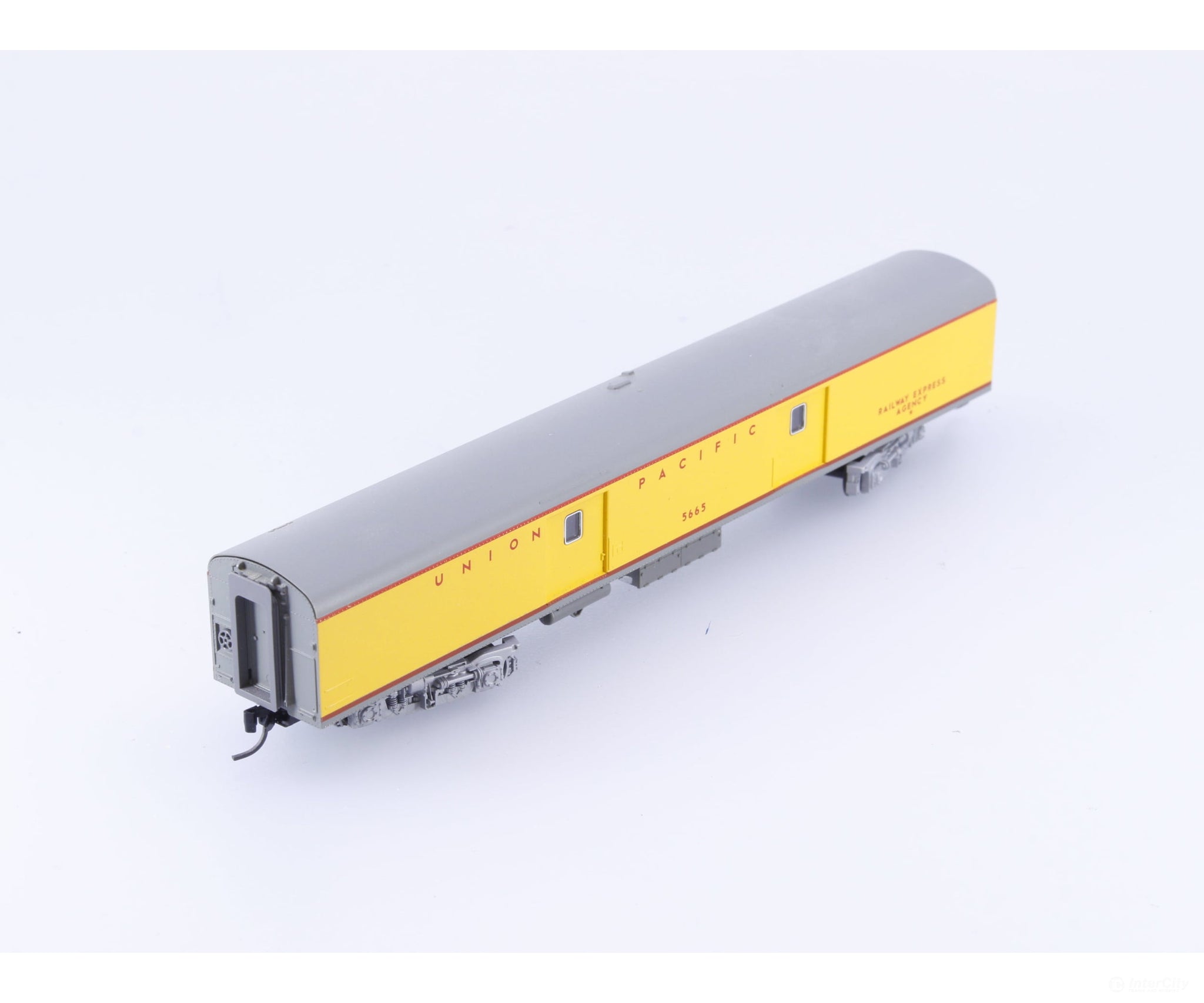 Kato 5665 N Baggage Car Union Pacific (UP) 5665 - Passenger Cars