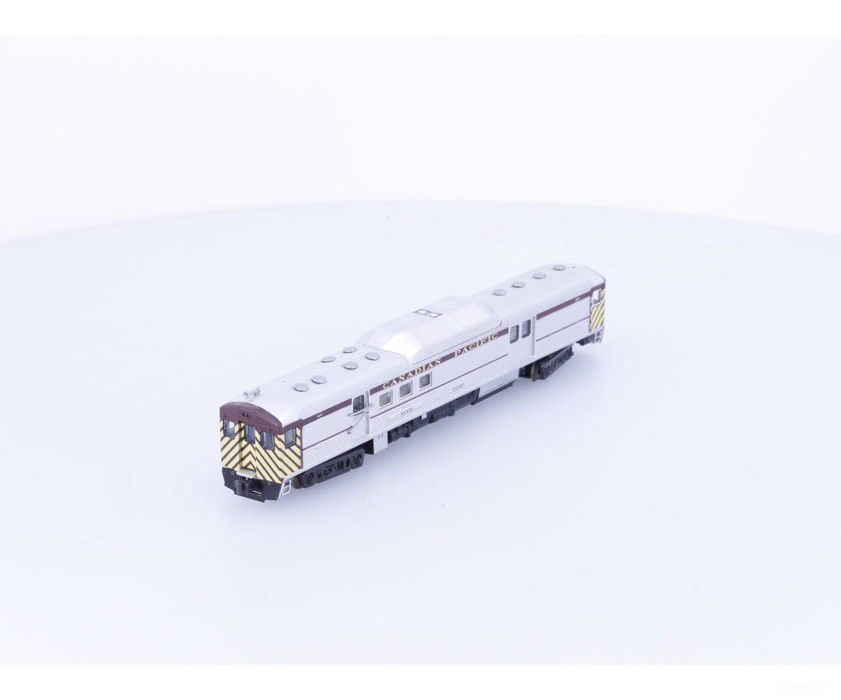 Kato 9200 N RDC-3 Diesel Railcar Canadian Pacific (CP) 9200 Analog DC - Locomotives