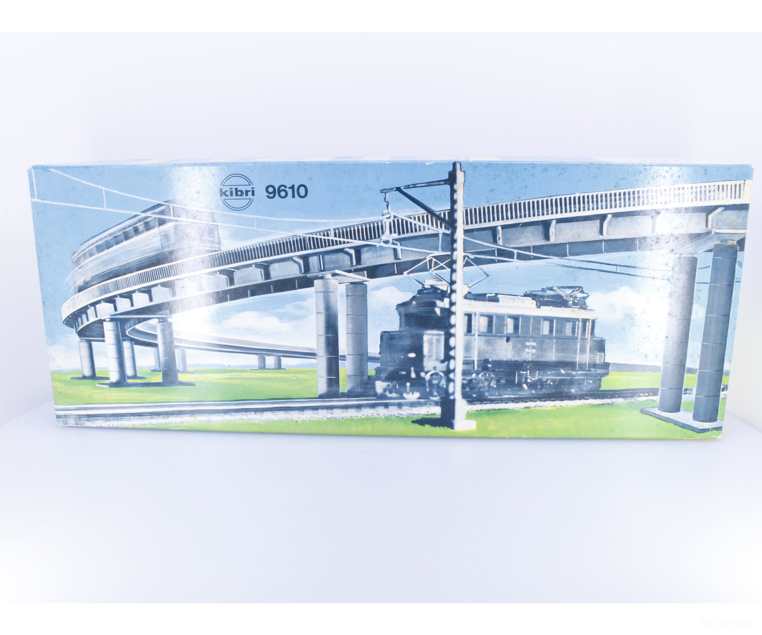Kibri B-9610 HO Elevated Viaduct Bridge w/ Piers Unassembled Kit Tunnels & Bridges