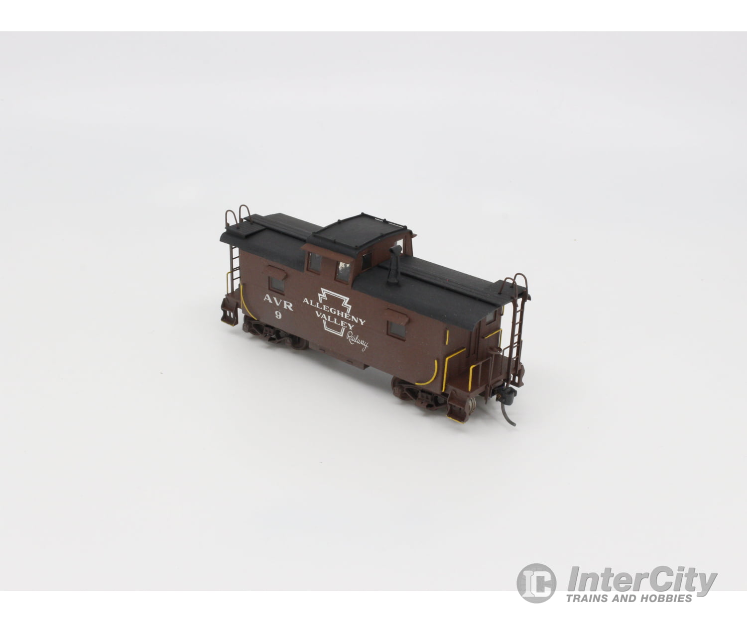 Other Ca-6 Ho Wood Caboose Freight Car (Painted As Allegheny Valley Railway) 9 Cars