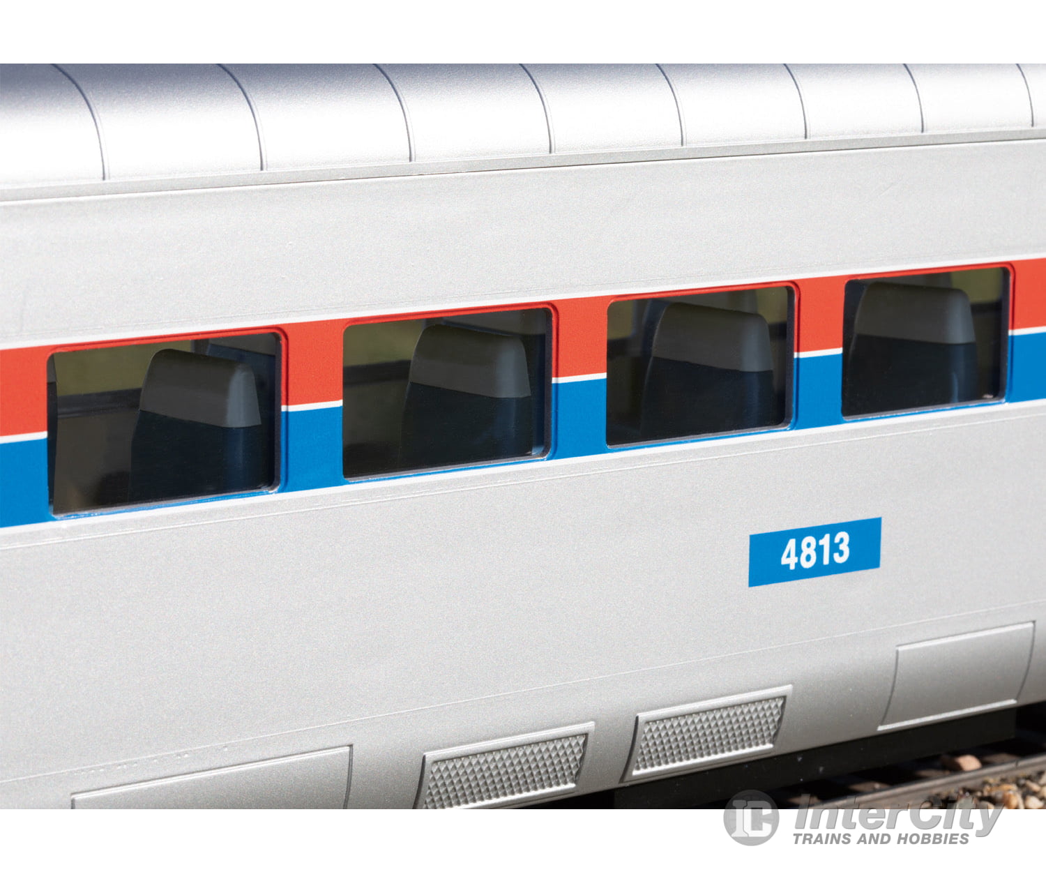 LGB 36601 Amtrak Coach Passenger Car - Default Title (IC-LGB-36601)