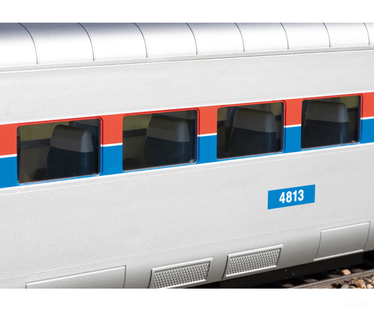 LGB 36601 Amtrak Coach Passenger Car - Default Title (IC-LGB-36601)