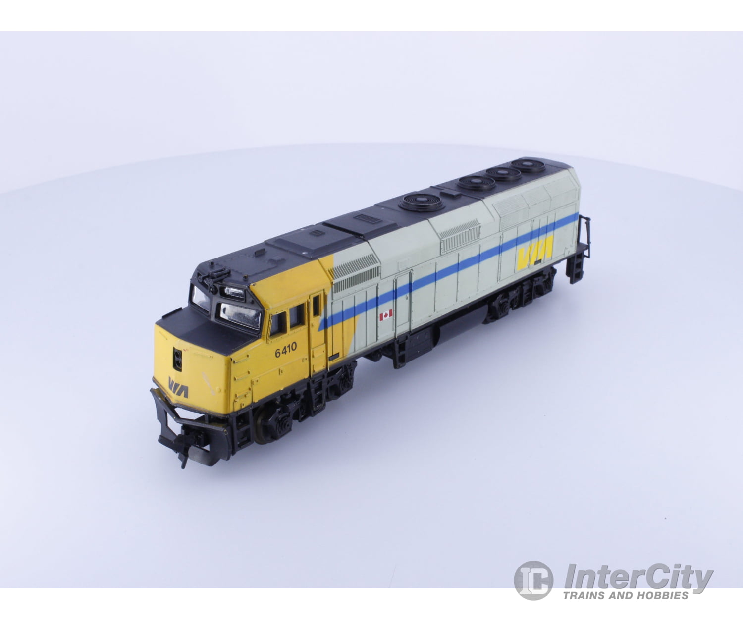 Life-Like 02388 HO F40 Via Rail (VIA) 6410 Analog DC Locomotives