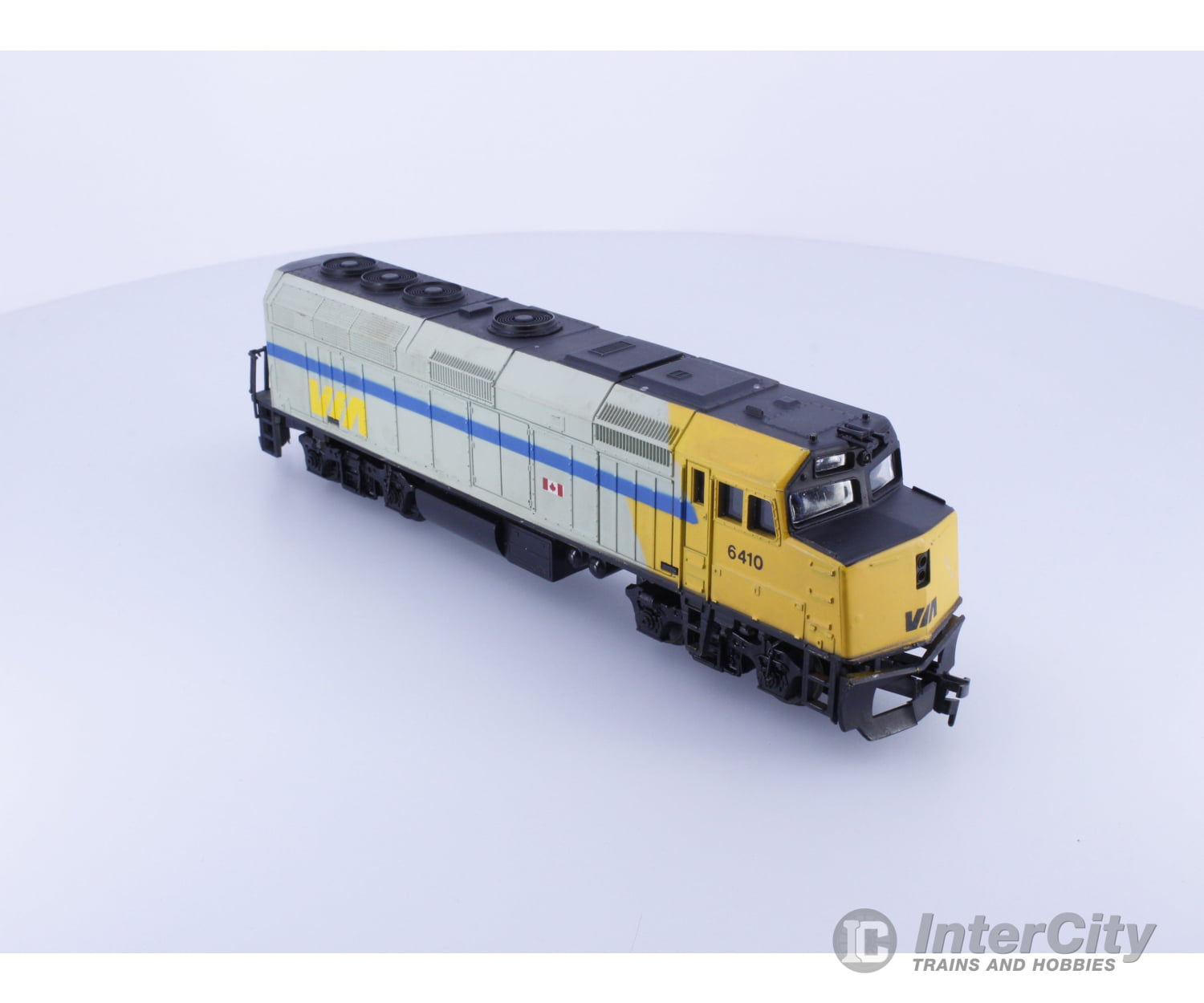Life-Like 02388 HO F40 Via Rail (VIA) 6410 Analog DC Locomotives