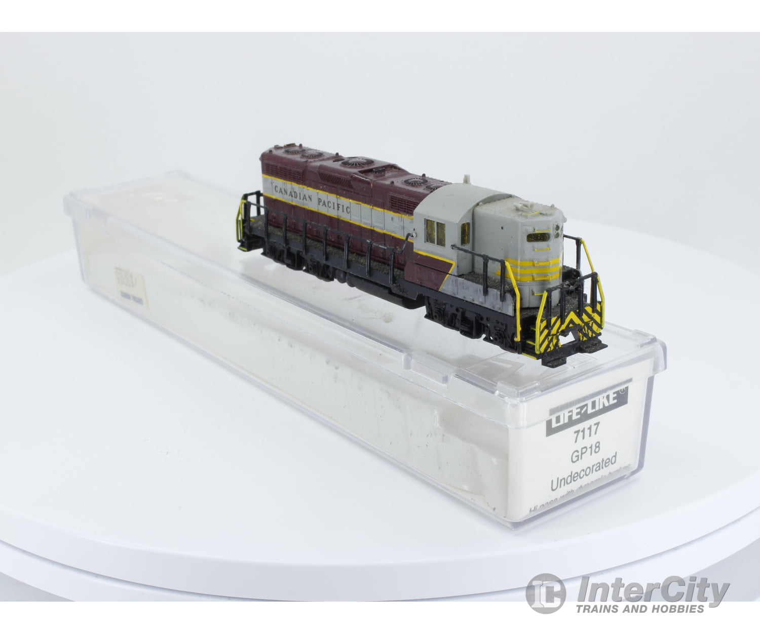 Life-Like 7117 N Gp18 Locomotive Undecorated (Hi Nose With Dynamic Brakes)Analog Dc Locomotives