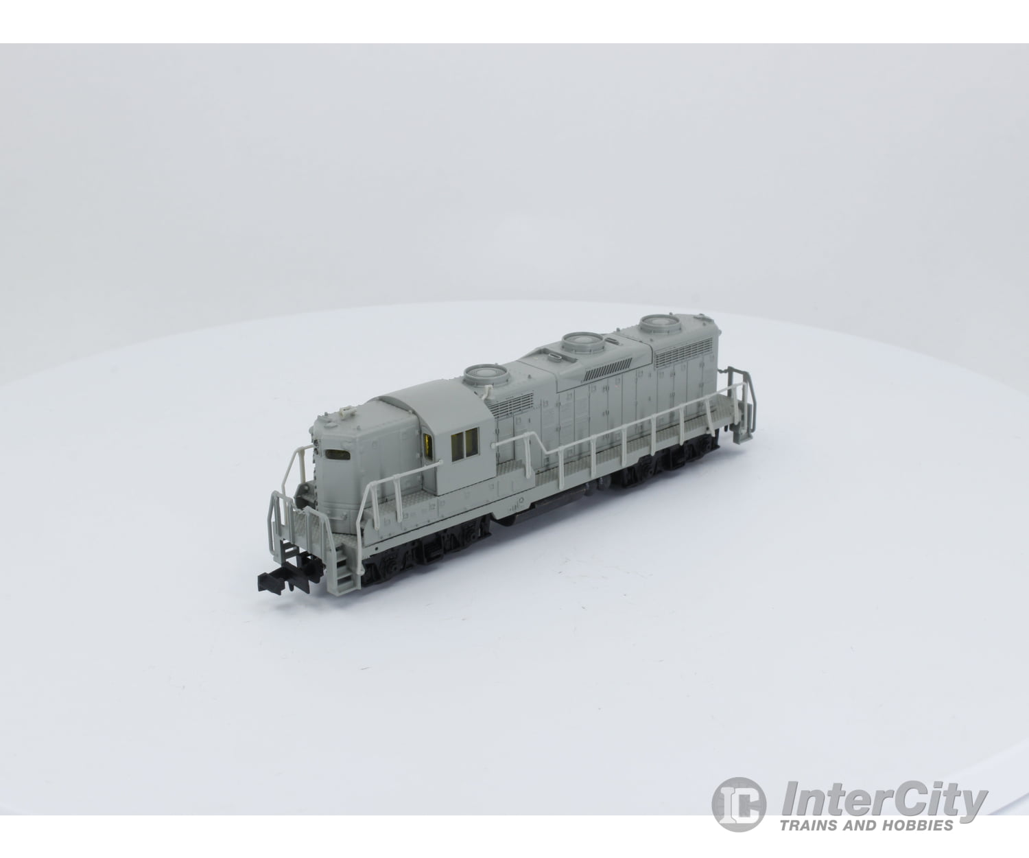 Life-Like 7117 N Gp18 Locomotive Undecorated Hi Nose With Dynamic Brakes Analog Dc (1) Locomotives