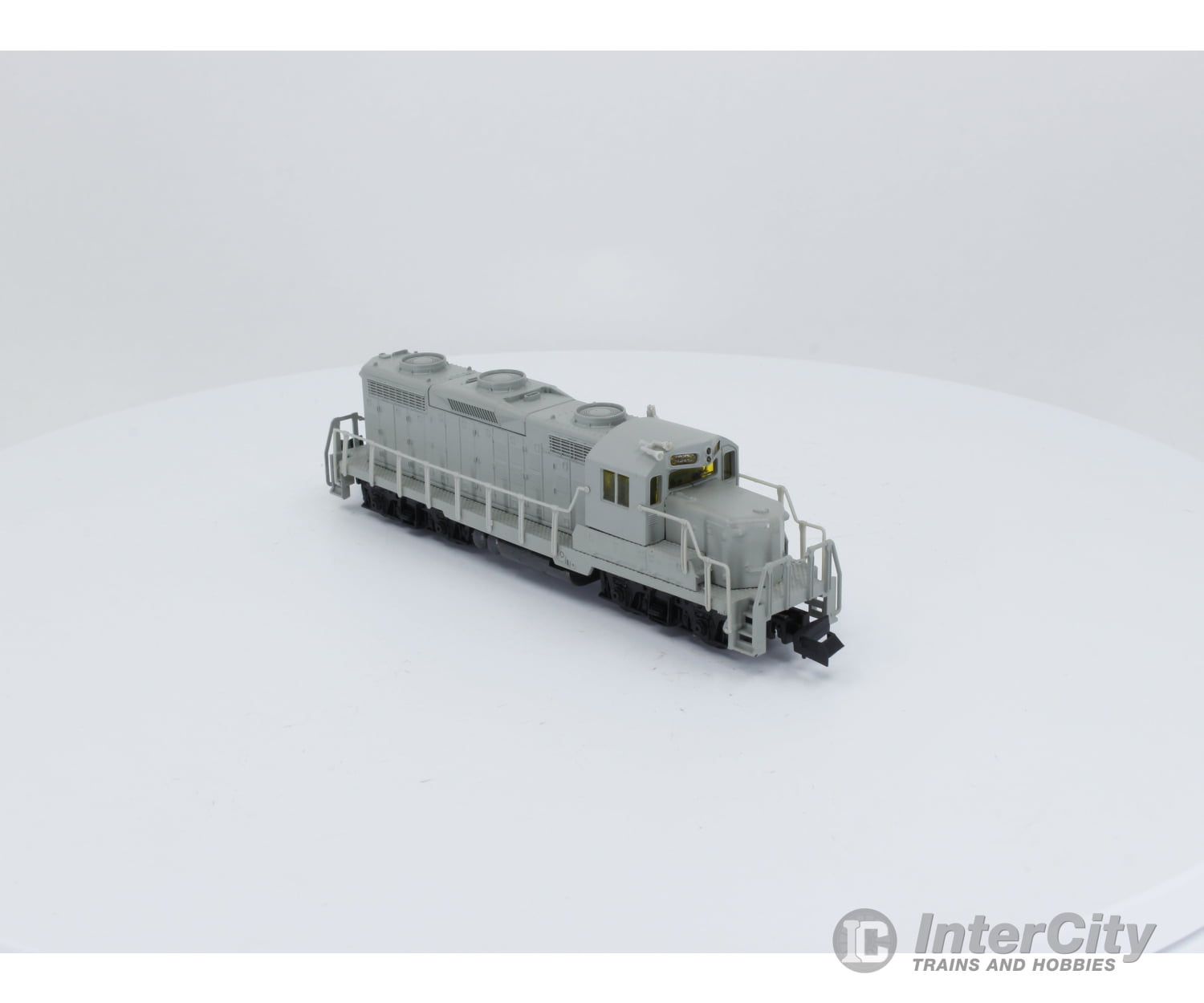 Life-Like 7134 N Gp18 Locomotive Undecorated Hi Nose With Dynamic Brakes Analog Dc Locomotives