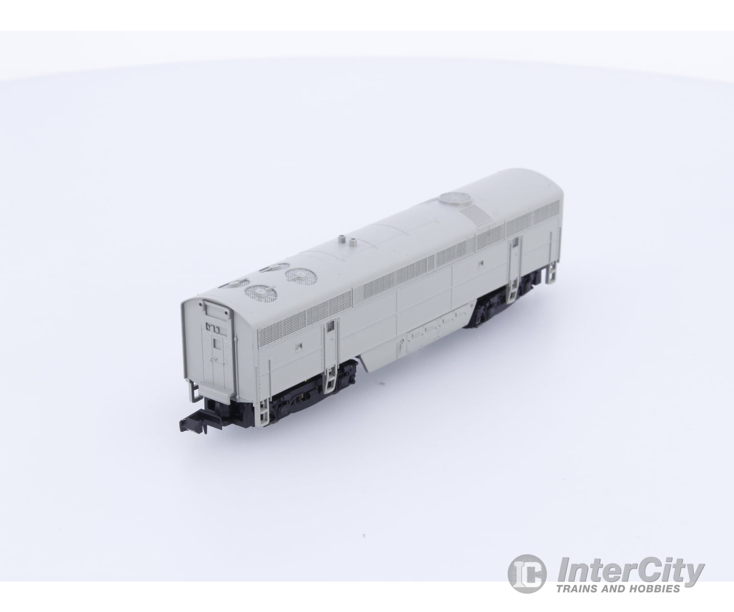 Life-Like 7229 N C-Liner Powered B Unit Locomotive Undecorated Analog DC Locomotives