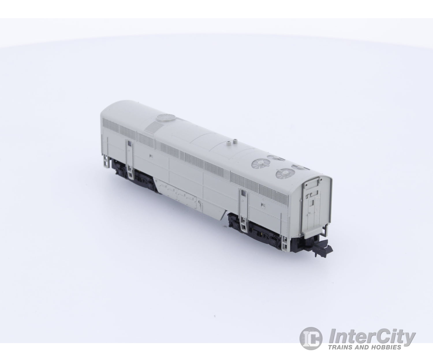 Life-Like 7229 N C-Liner Powered B Unit Locomotive Undecorated Analog DC Locomotives