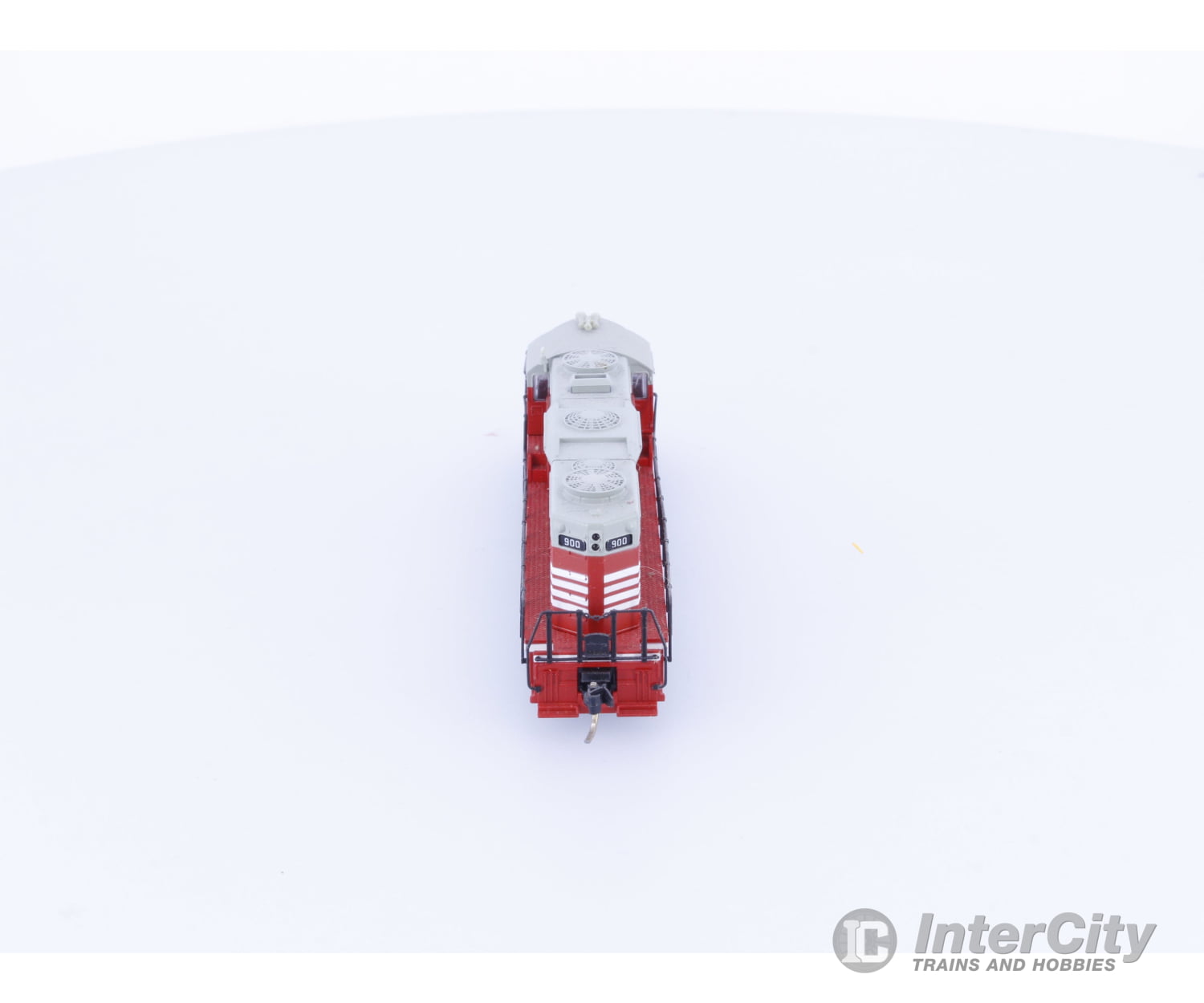 Life-Like 7243 N GP-20 Diesel Locomotive Chicago Burlington and Quincey (CBQ) 900 Analog DC Locomotives