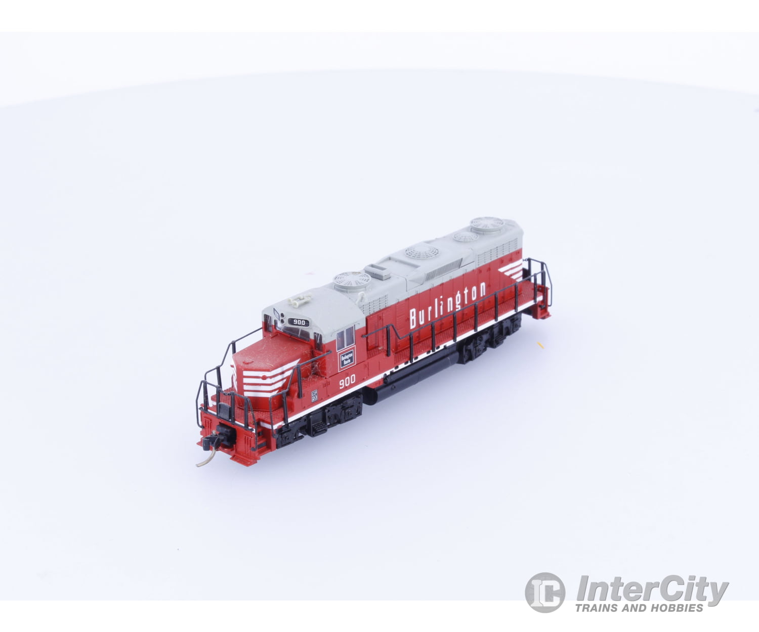 Life-Like 7243 N GP-20 Diesel Locomotive Chicago Burlington and Quincey (CBQ) 900 Analog DC Locomotives