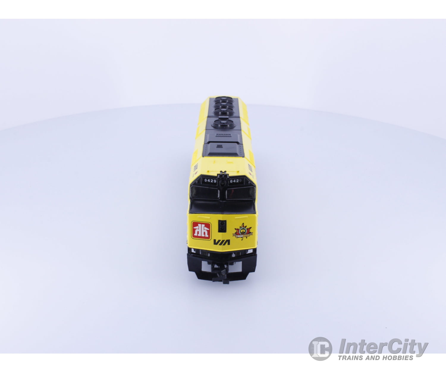 Life-Like 7287-250 HO F40 Home Hardware Edition Via Rail (VIA) 6429 Analog DC Locomotives