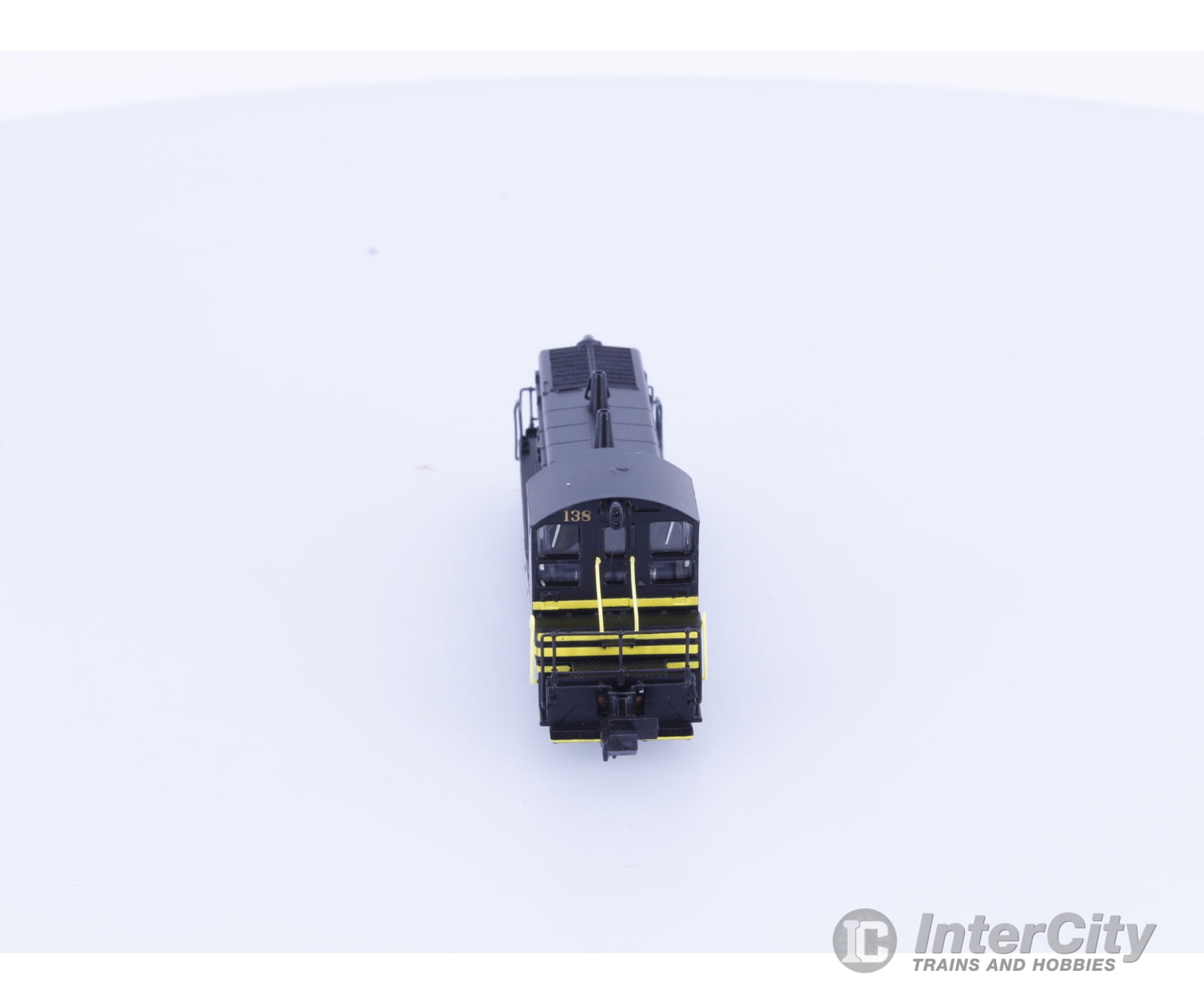Life-Like 7517 N SW9/1200 Diesel Locomotive Northern Pacific (NP) 138 Analog DC Locomotives