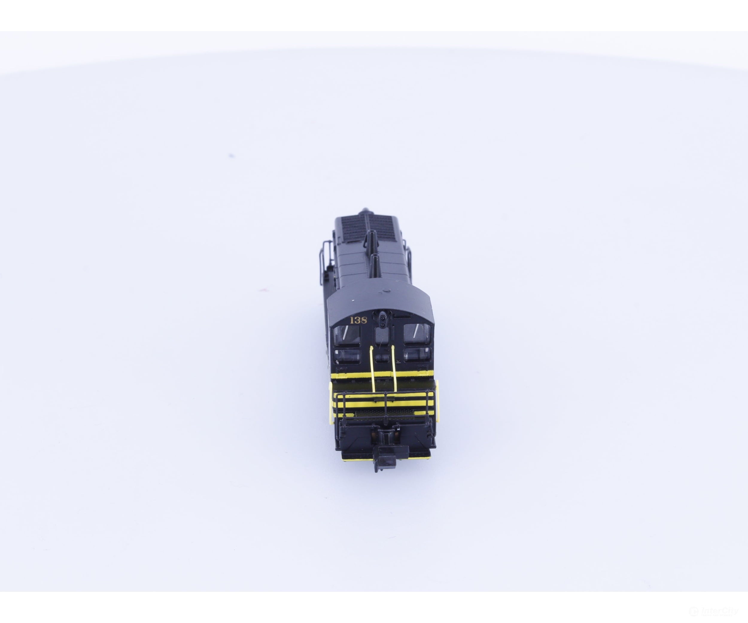 Life-Like 7517 N SW9/1200 Diesel Locomotive Northern Pacific (NP) 138 Analog DC Locomotives