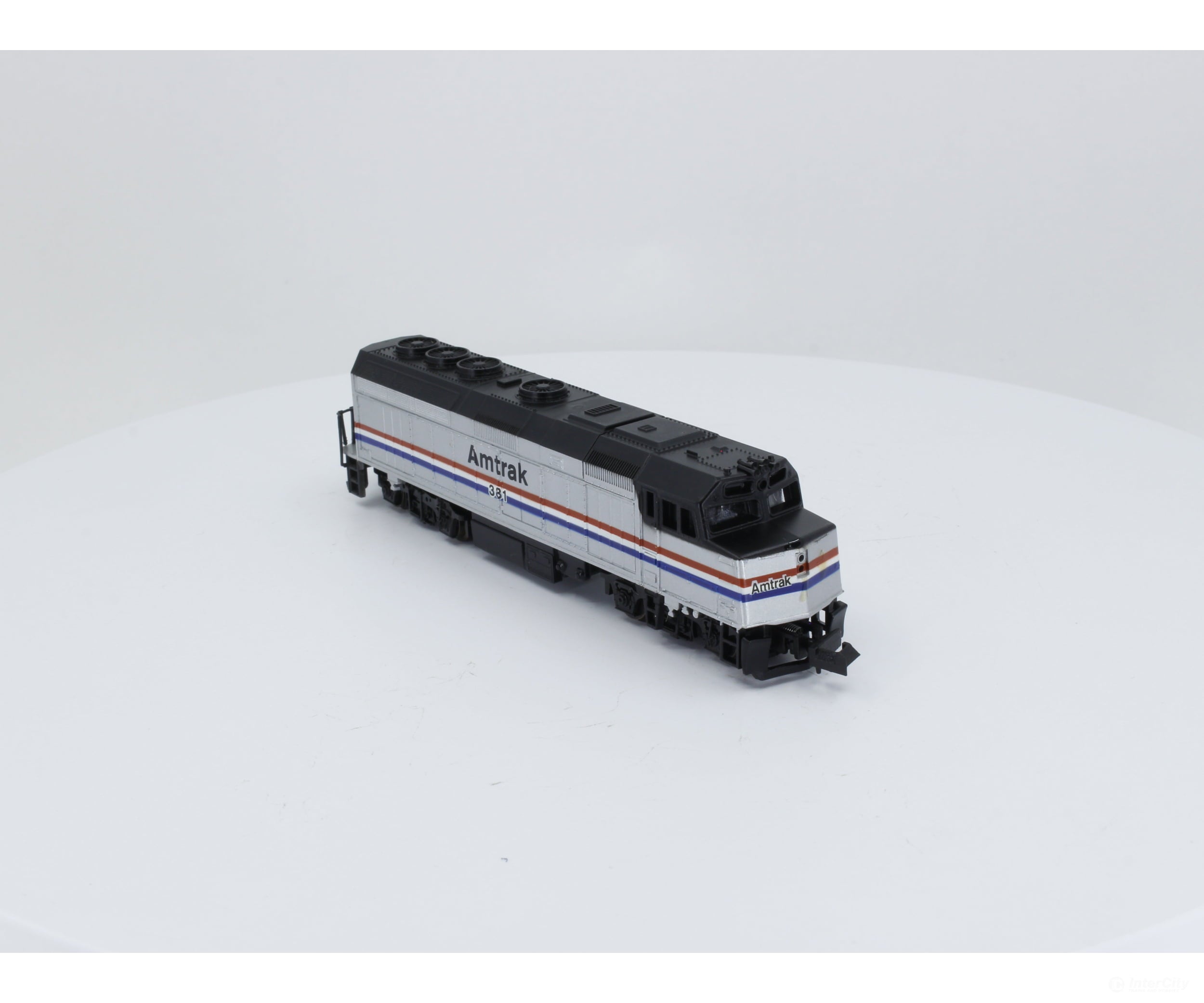Life-Like 7641 N F-40 Locomotive Amtrak (Amtk) 381 Analog Dc (3) Locomotives