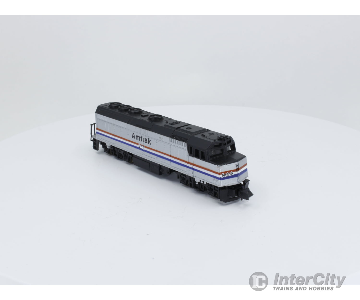 Life-Like 7641 N F-40 Locomotive Amtrak (Amtk) 381 Analog Dc (4) Locomotives