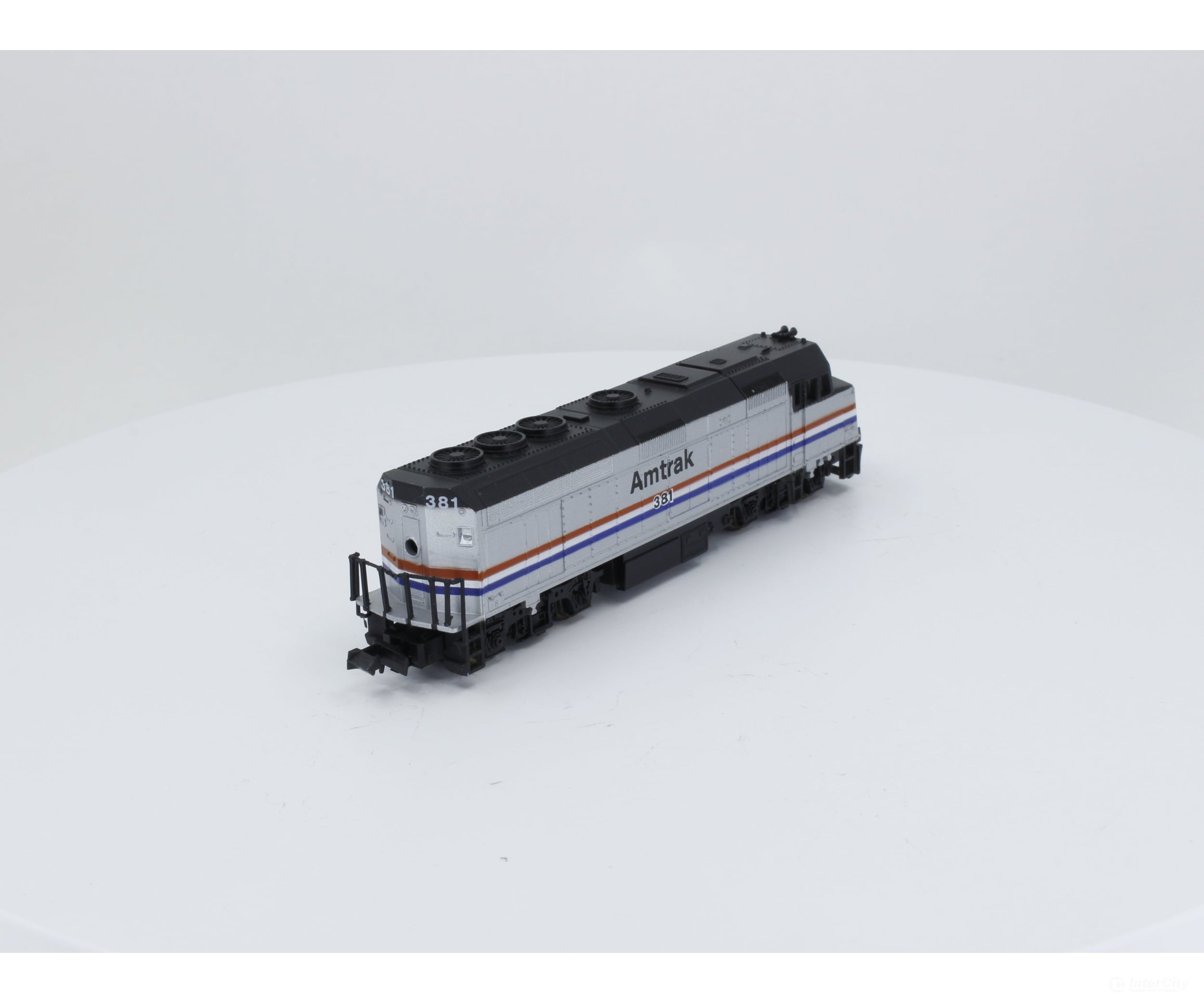 Life-Like 7641 N F-40 Locomotive Amtrak (Amtk) 381 Analog Dc (4) Locomotives