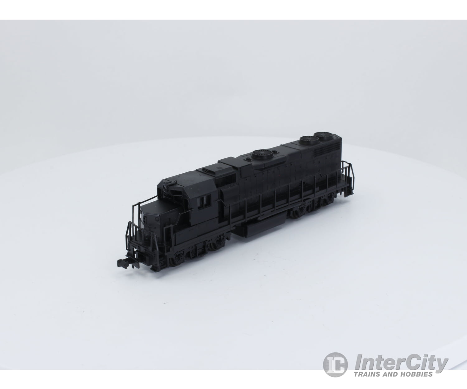 Life-Like 7834 N Gp-38 Locomotive Undecorated Analog Dc Locomotives