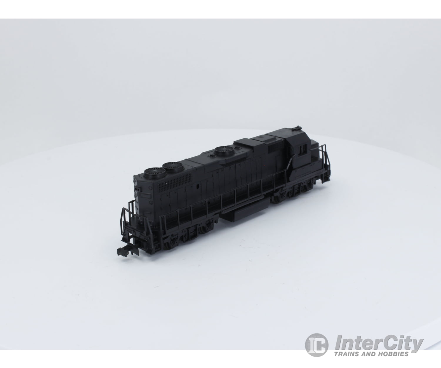 Life-Like 7834 N Gp-38 Locomotive Undecorated Analog Dc Locomotives