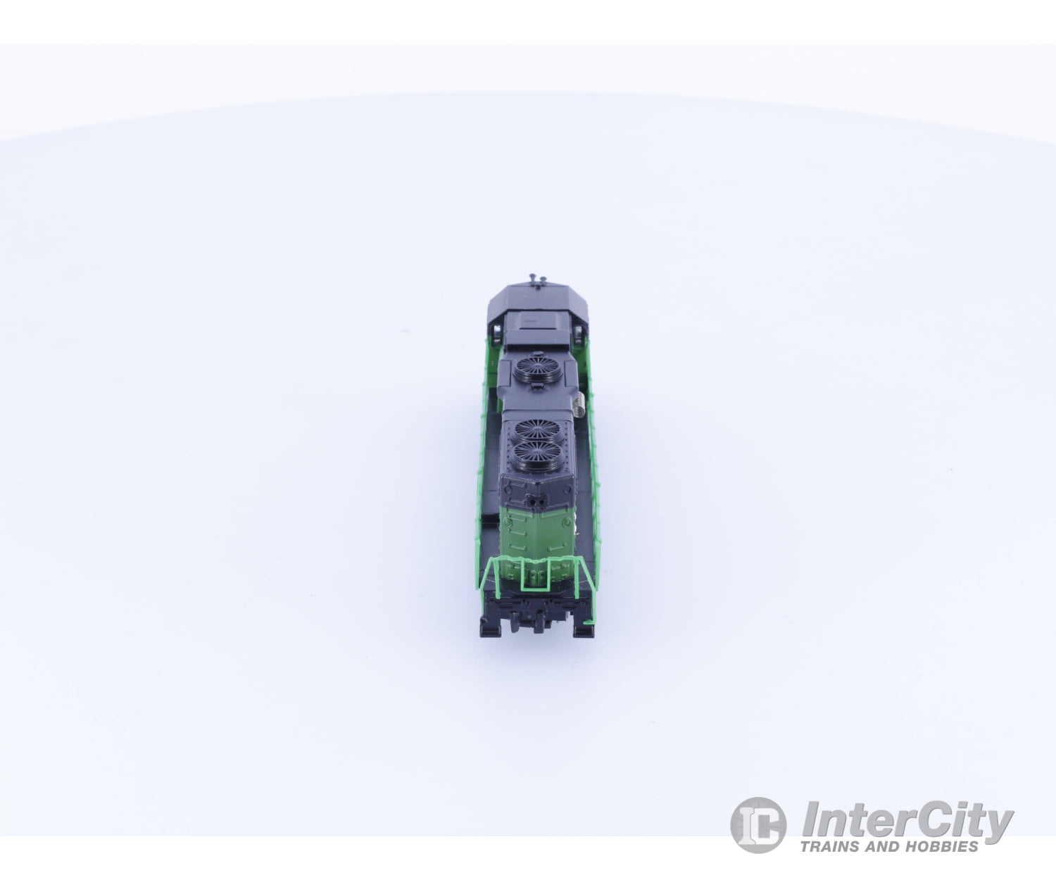 Life-Like 7841 N GP38 Diesel Locomotive Burlington Northern (BN) 2098 Analog DC Locomotives