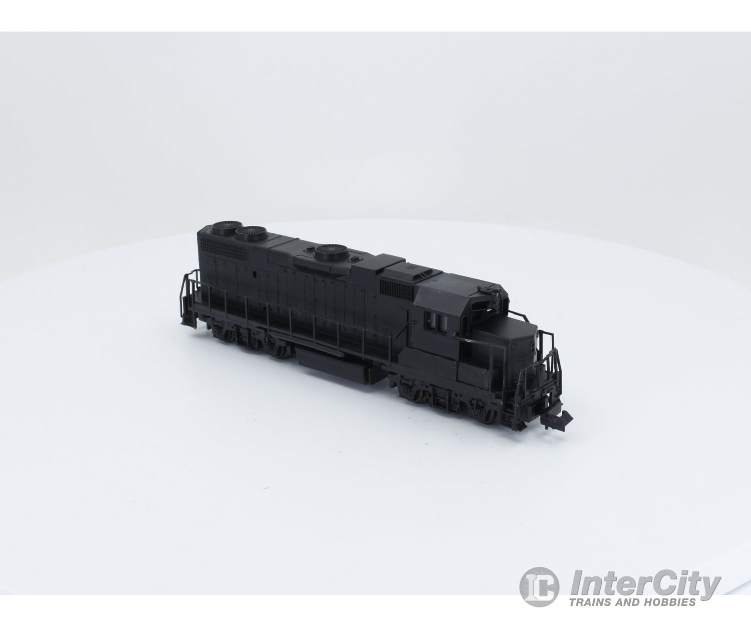 Life-Like 7845 N Gp-38 Locomotive Undecorated Analog Dc (1) Locomotives