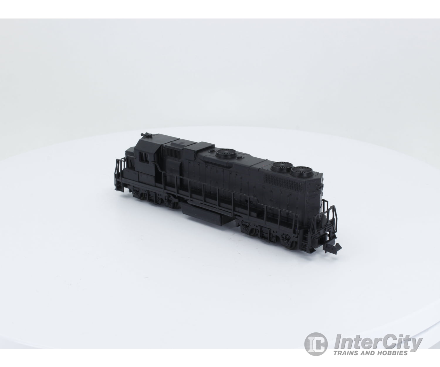 Life-Like 7845 N Gp-38 Locomotive Undecorated Analog Dc (3) Locomotives