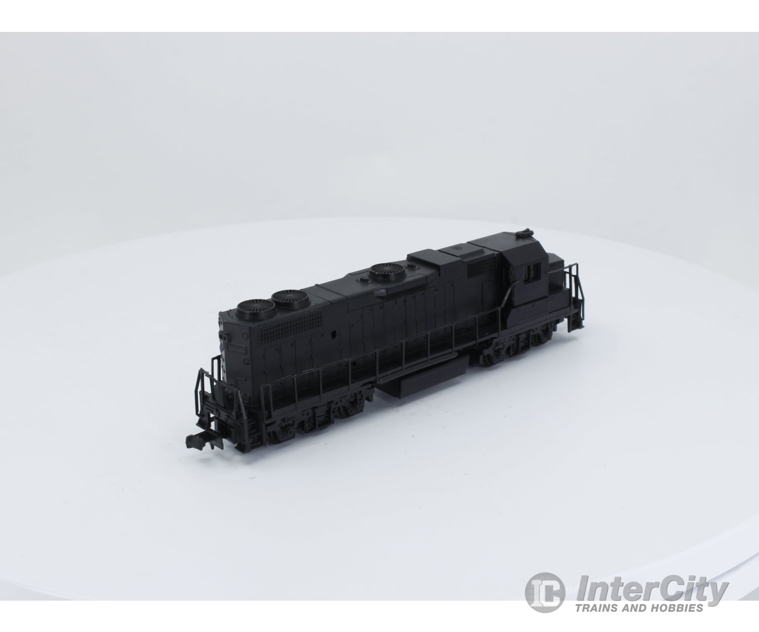 Life-Like 7845 N Gp-38 Locomotive Undecorated Analog Dc (3) Locomotives