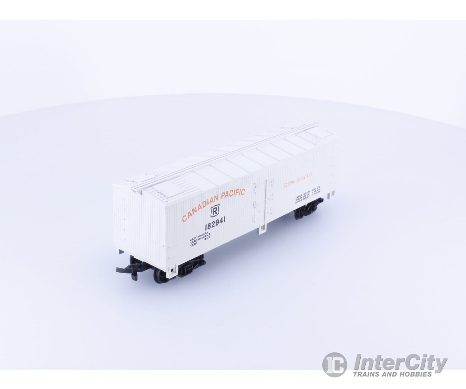 Lifelike 8462R HO Reefer Car Canadian Pacific (CP) 182941 Freight Cars