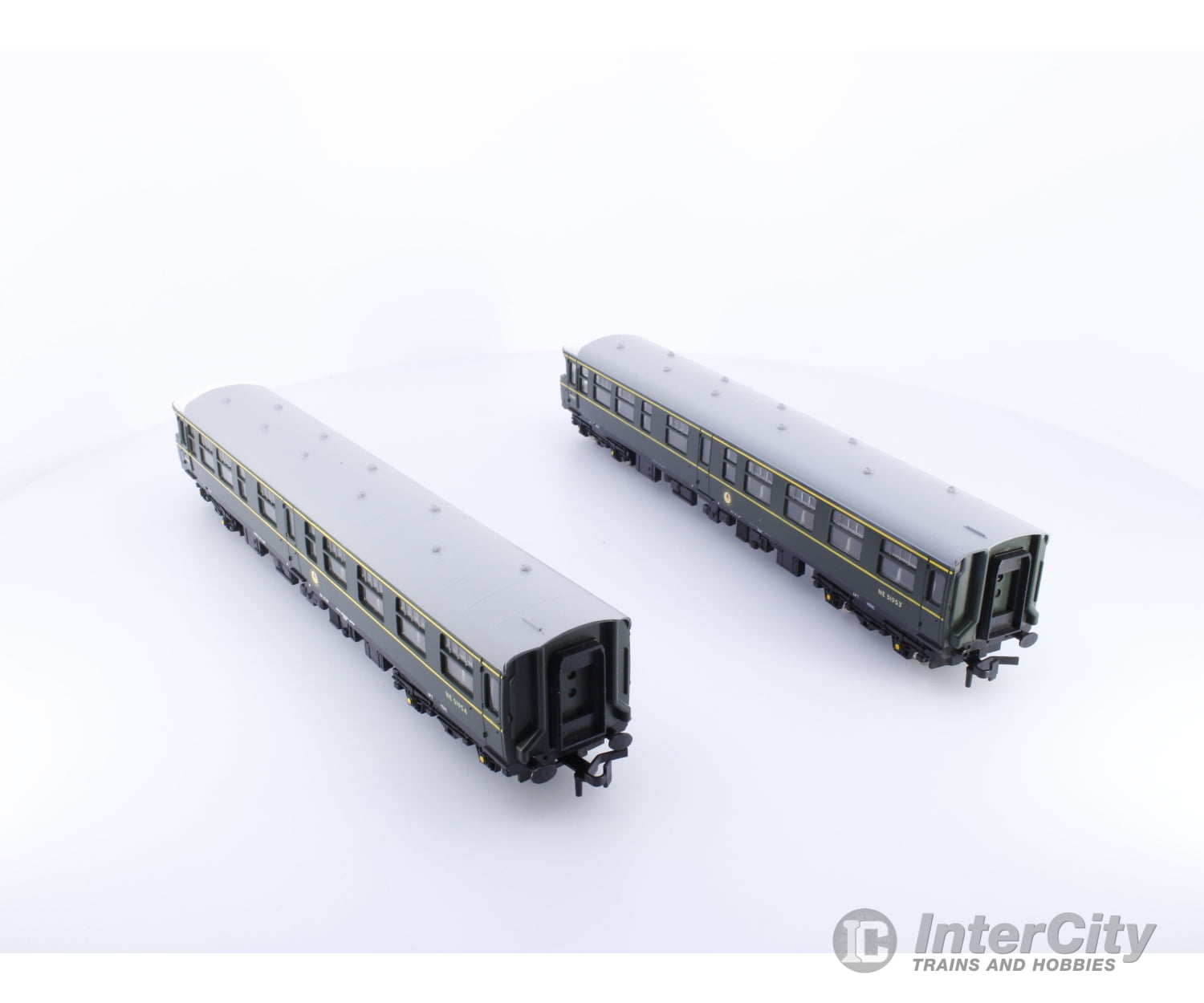 Liliput 1025 A + B HO Trans-Pennine 2 Piece Rail Car British Railways One Powered One Non Powered 51954/51953 Analog DC