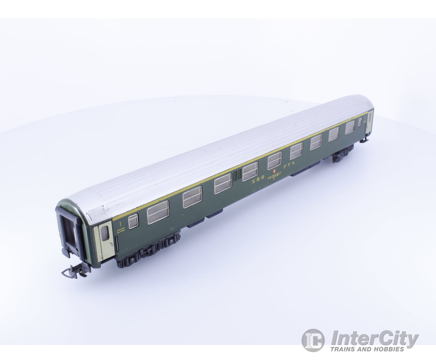 Liliput HO SBB-CFF-FFS 1st Class Passenger Car with Interior Details 518519800248 European Passenger Cars