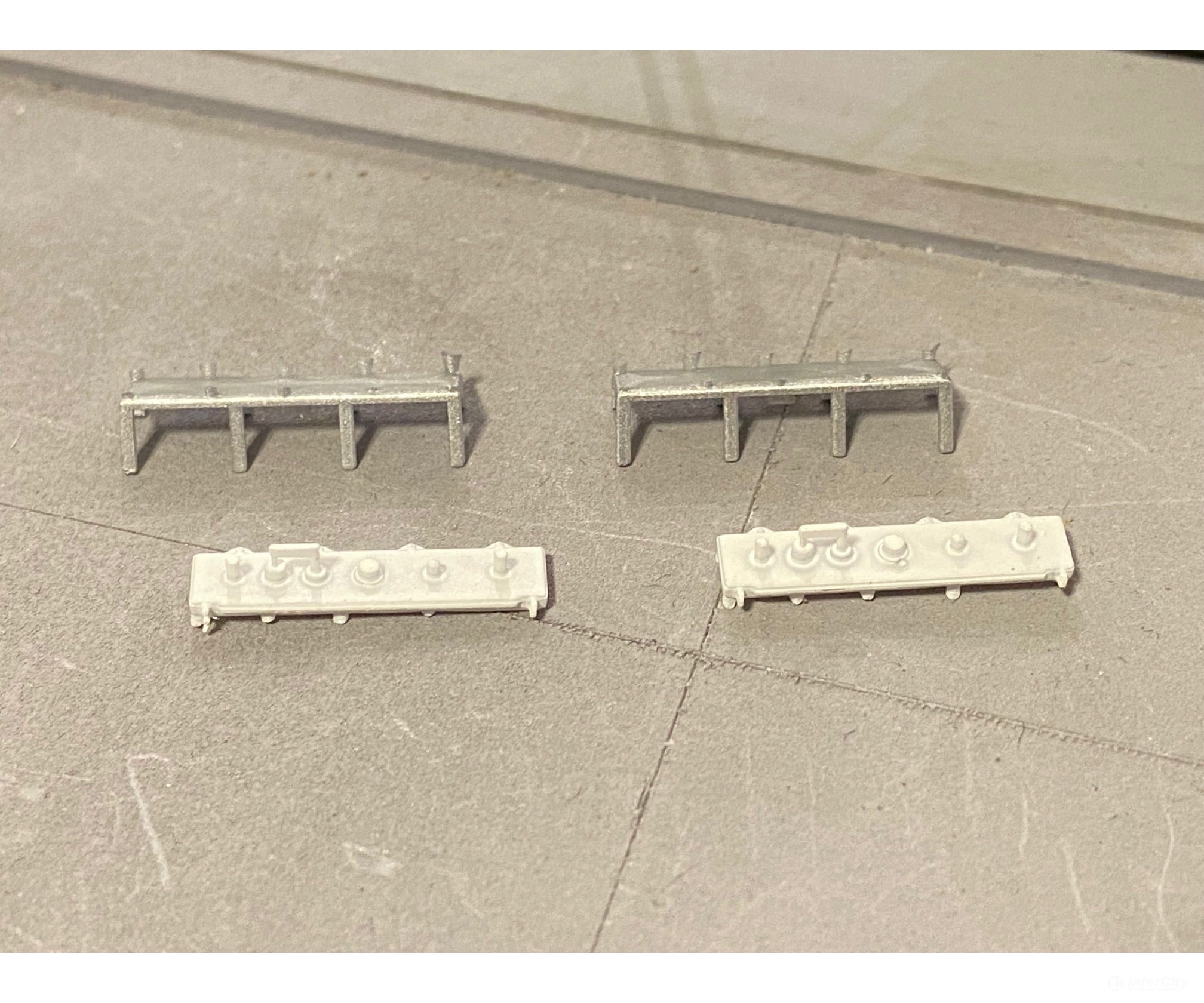 Mac Rail Mac-838 Ho Ptc Stand & Array (Bnsf #1 - 1 Pair) Detailing Parts