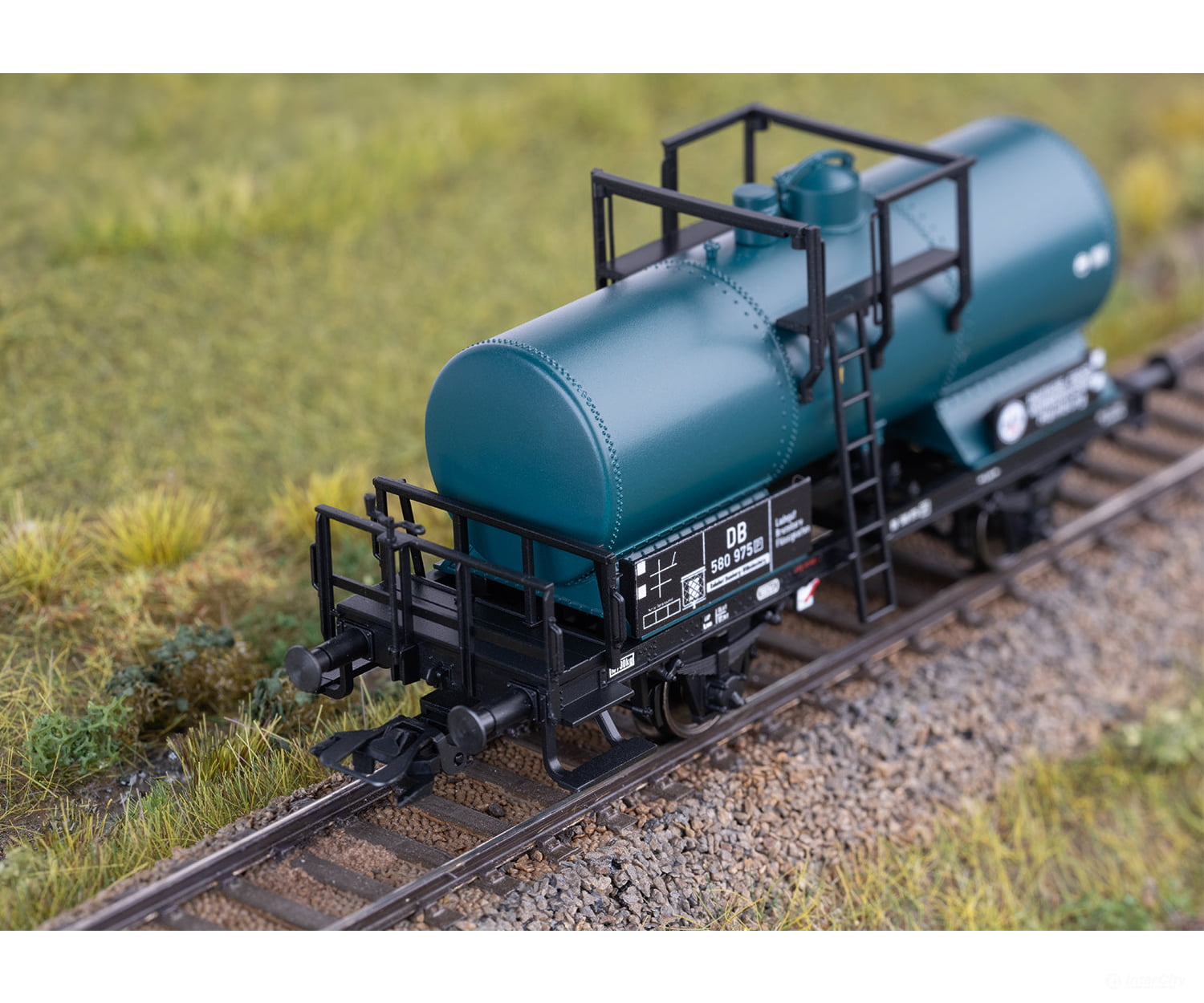 Marklin 00719 Ho Two-Axle Tank Car Display With Two Wheelsets European Freight Cars