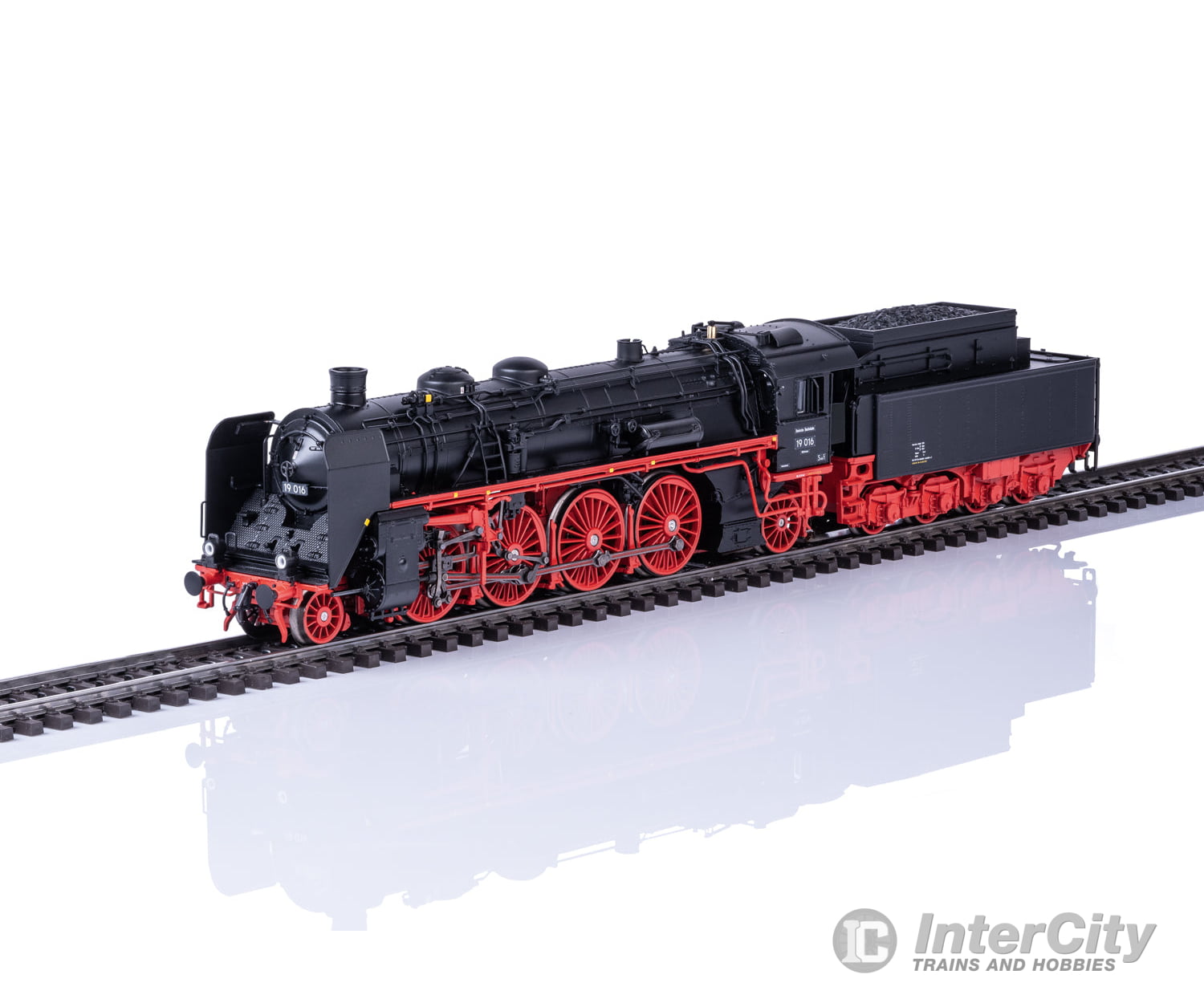 Marklin 38190 HO DR ’Saxon Pride’ Class 19.0 Steam Locomotive MFX+ Digital Sound European Locomotives