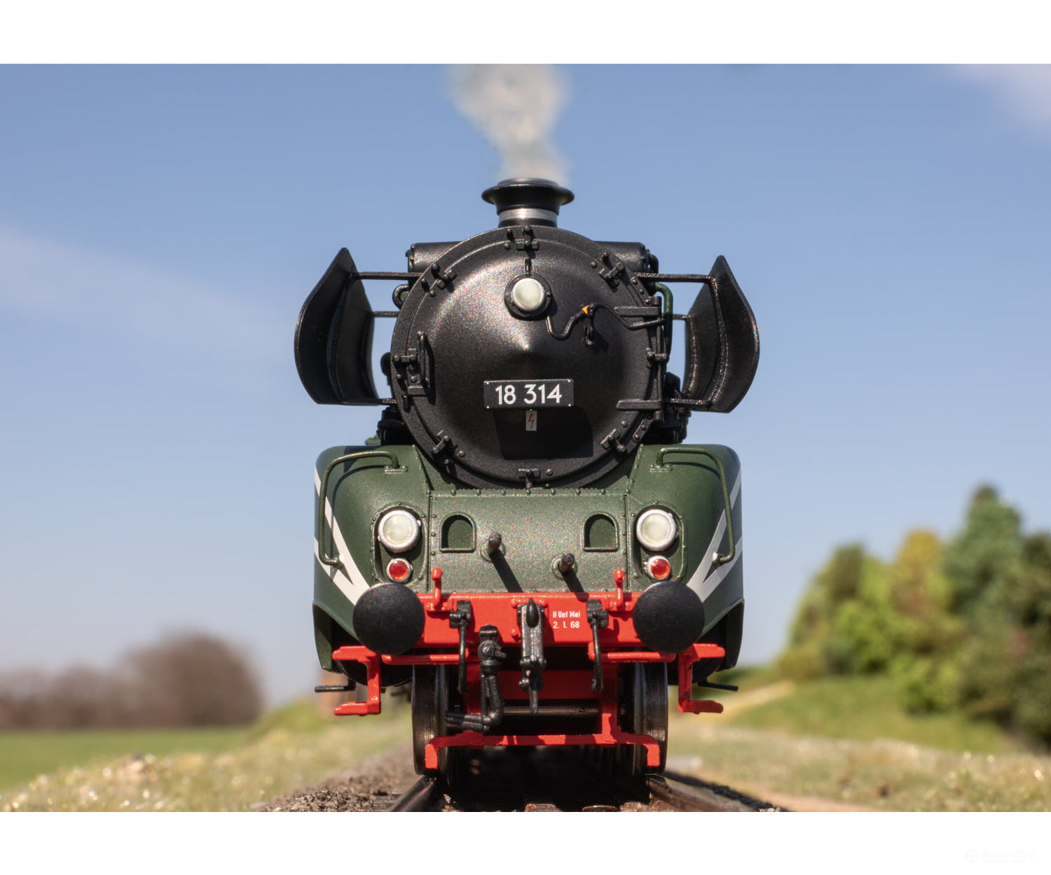 Marklin 39029 HO DR Class 18.3 Steam Locomotive MFX + Digital Sound European Locomotives