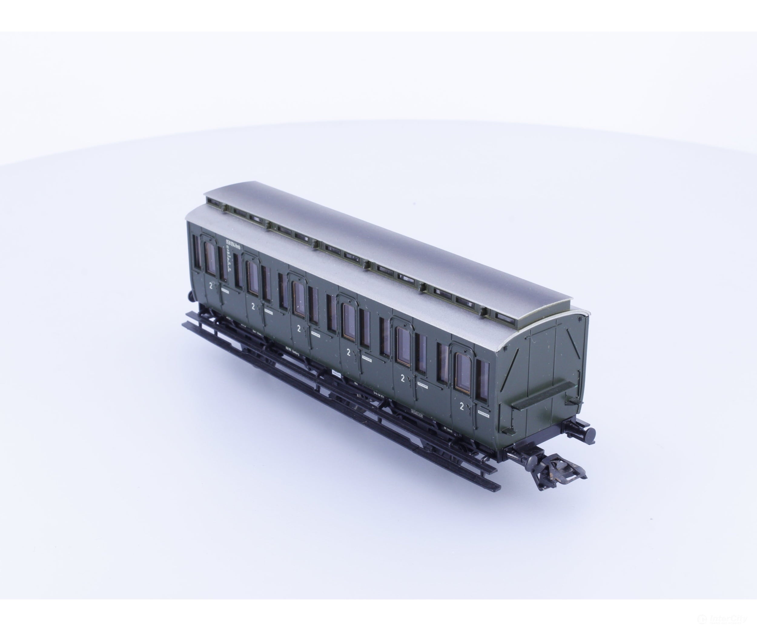 Marklin 4202 HO DB 2nd Class Passenger Car (#1) - European Passenger Cars