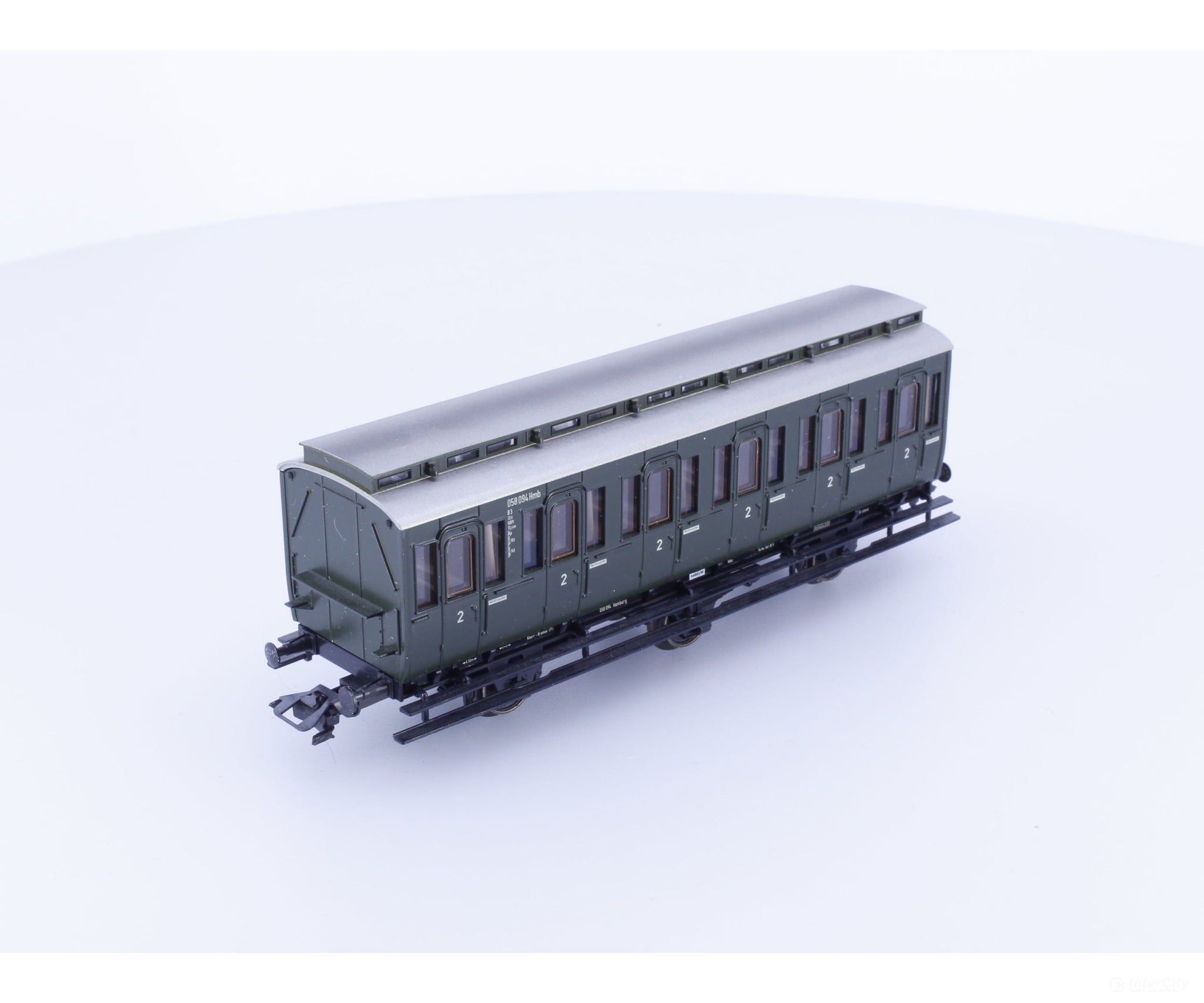 Marklin 4202 HO DB 2nd Class Passenger Car (#2) - European Passenger Cars