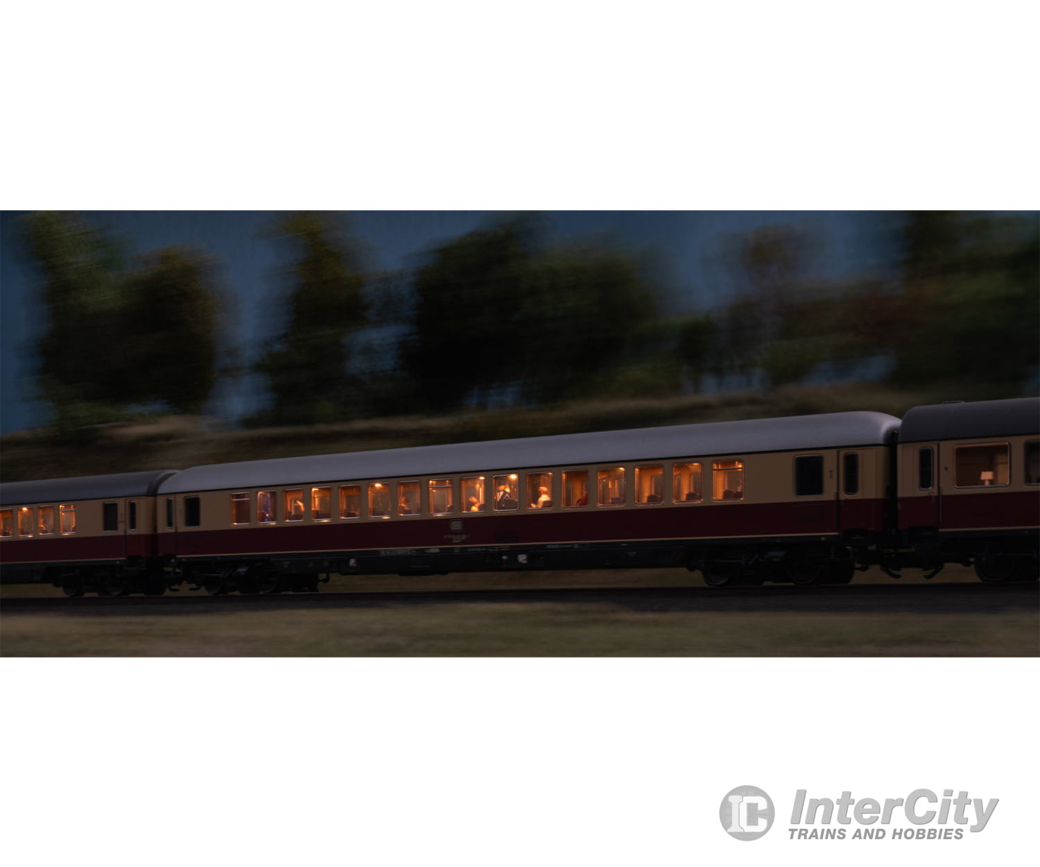 Marklin 43886 HO DB Type Apümh 121 Express Train Passenger Car MFX Digital European Passenger Cars