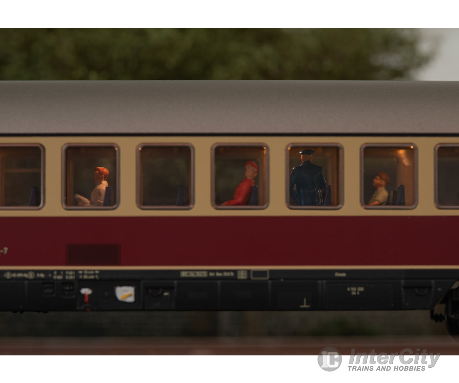 Marklin 43886 HO DB Type Apümh 121 Express Train Passenger Car MFX Digital European Passenger Cars