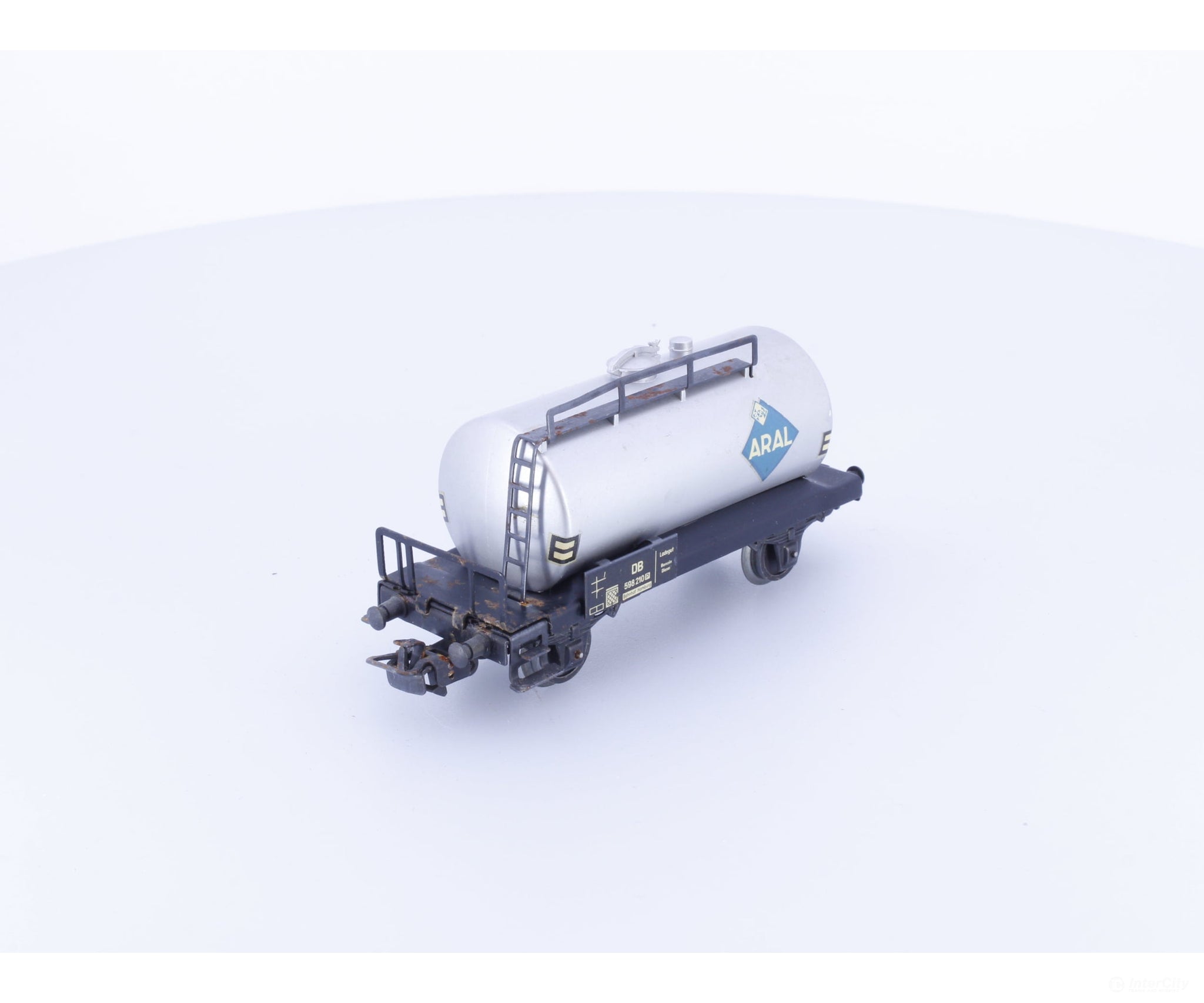 Marklin 4500 HO DB Aral Tanker Car - European Freight Cars