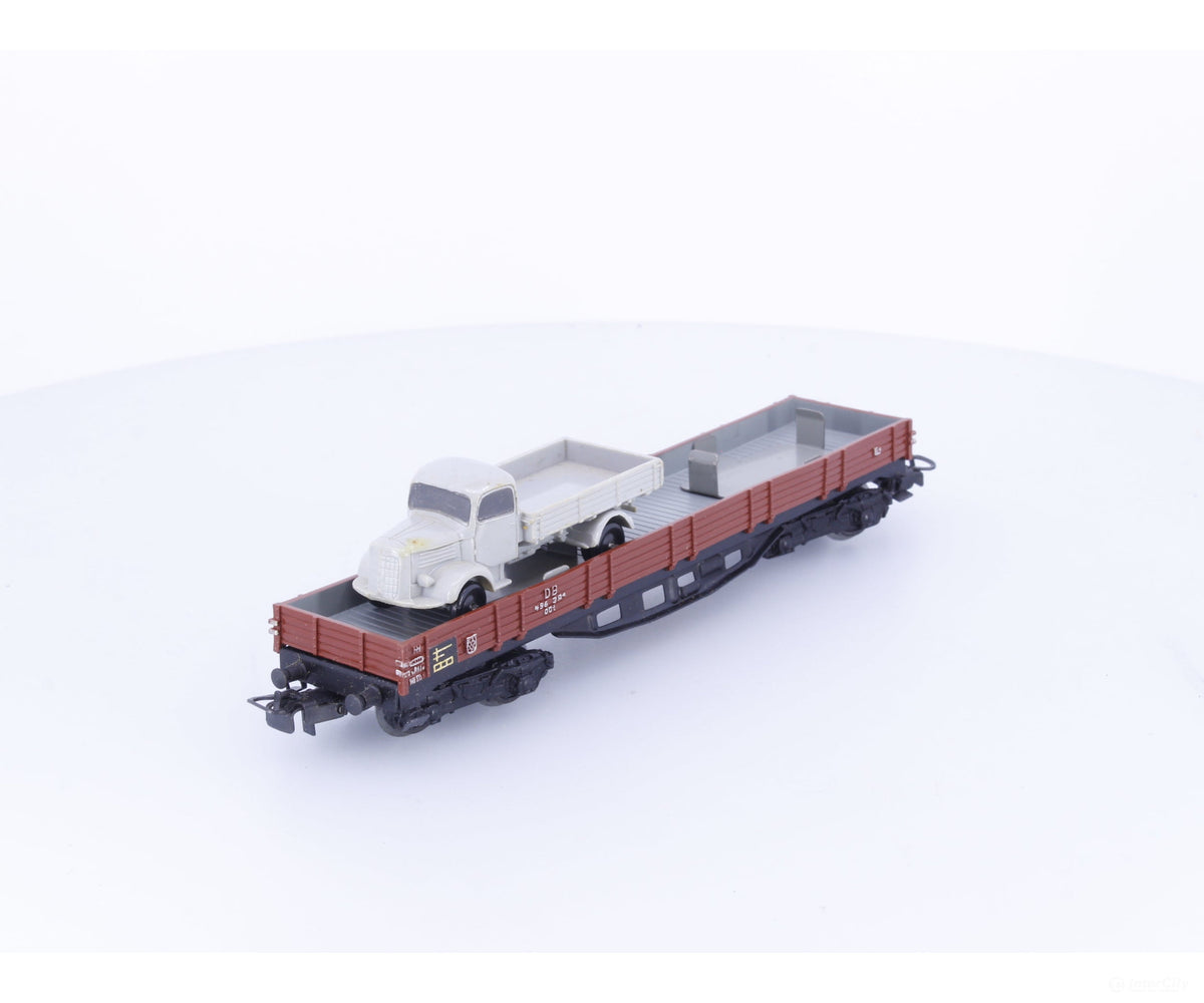 Marklin 4515 HO DB Flat car with Truck Load. 1 Truck Missing - European Freight Cars