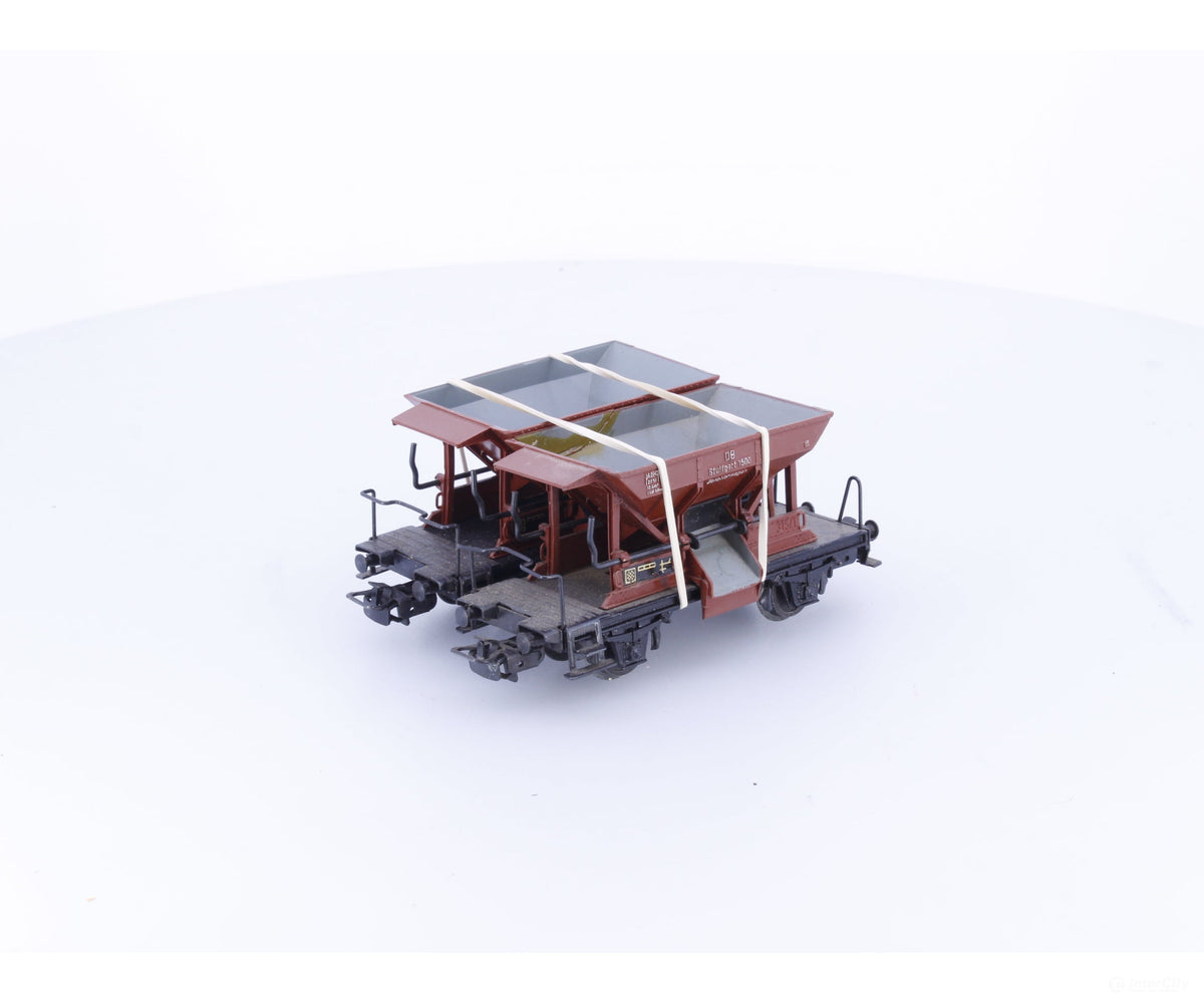 Marklin 4610 HO DB 2 x Ballast Hoppers with Manual Release - European Freight Cars