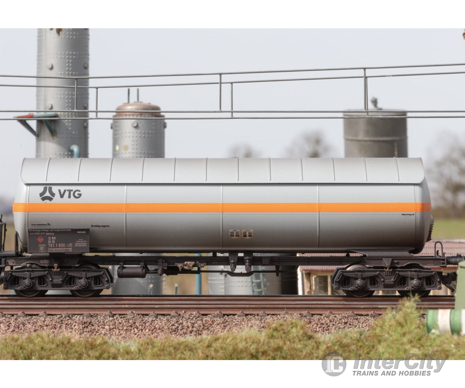 Marklin 48480 HO VTG and Eva Pressurized Gas Tank Car Set (MHI Exclusive Item) European Freight Cars