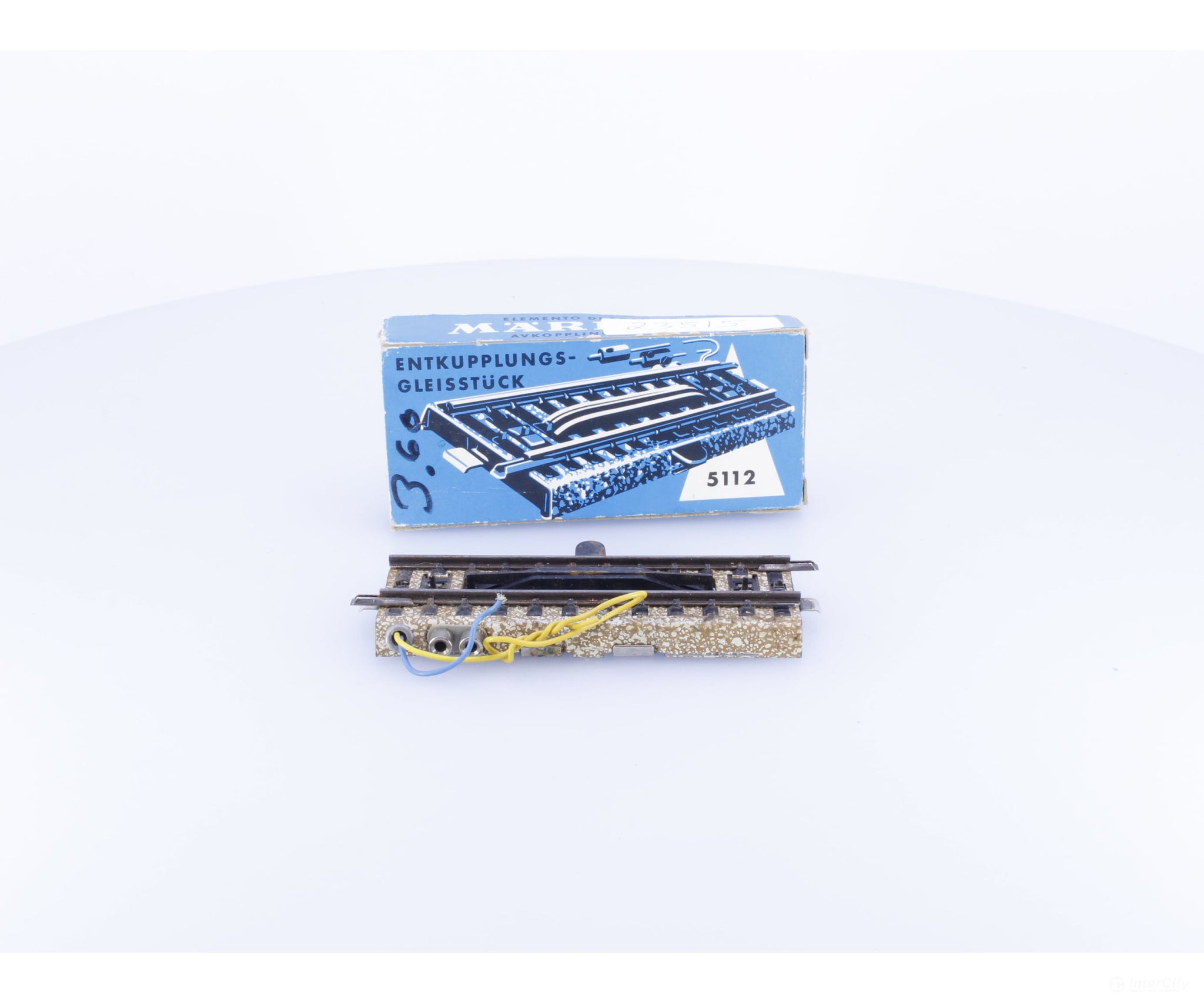 Marklin 5112 HO Electric Uncoupling M Track Section (#2) - Track & Turnouts
